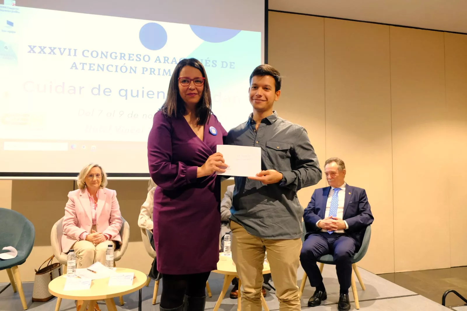 Uno de los premios a las mejores comunicaciones del 37 Congreso