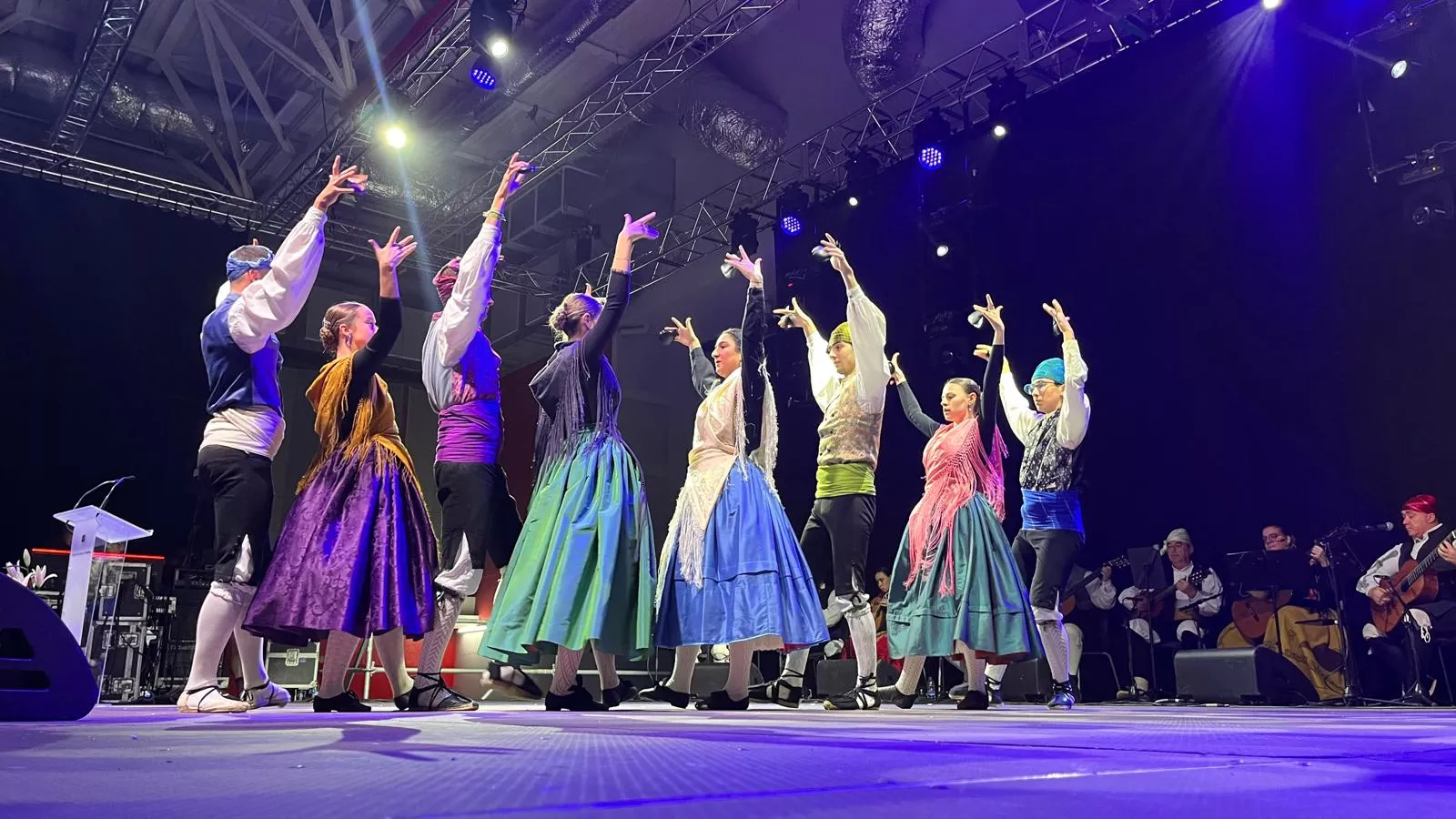 Acto de presentación de las mairalesas y mainate de las fiestas de San Martín 2024. Foto Mercedes Manterola