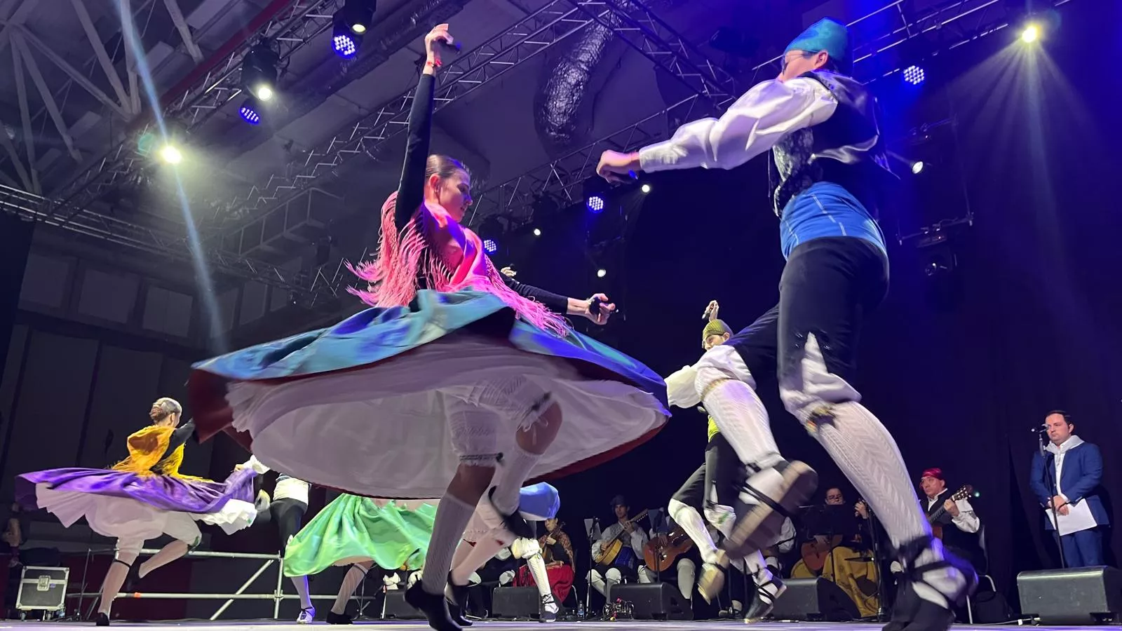 Acto de presentación de las mairalesas y mainate de las fiestas de San Martín 2024. Foto Mercedes Manterola