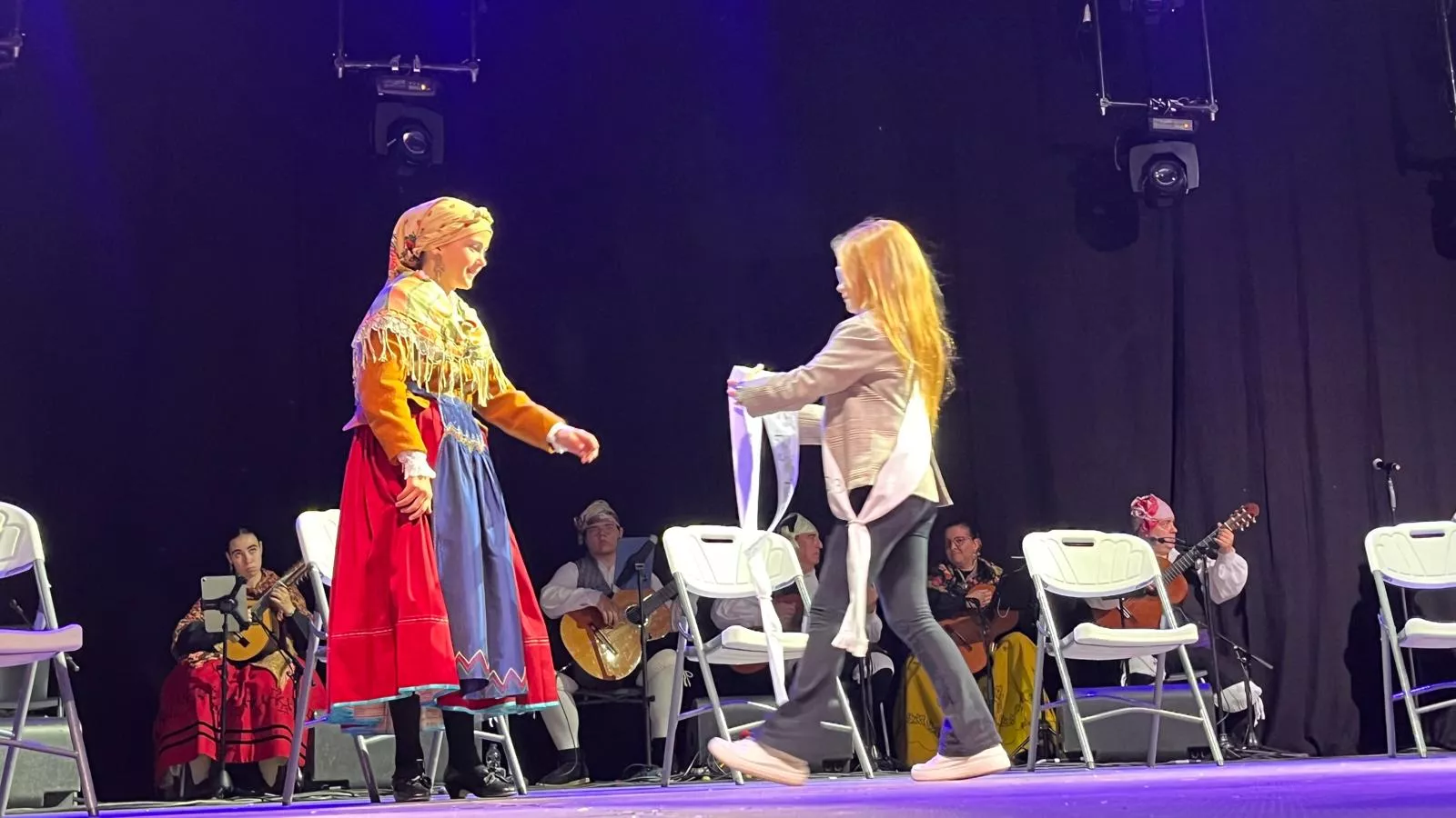 Acto de presentación de las mairalesas y mainate de las fiestas de San Martín 2024. Foto Mercedes Manterola