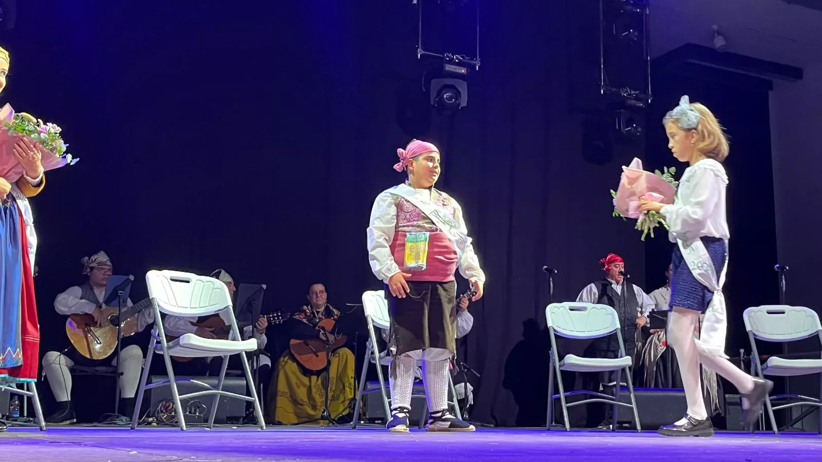 Acto de presentación de las mairalesas y mainate de las fiestas de San Martín 2024. Foto Mercedes Manterola