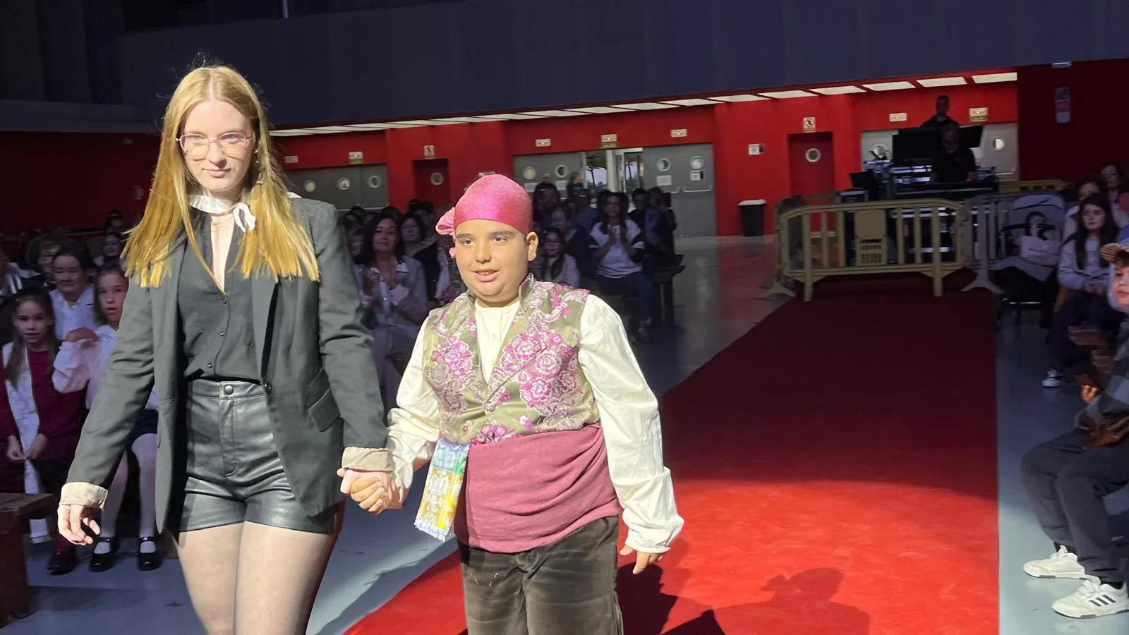 Acto de presentación de las mairalesas y mainate de las fiestas de San Martín 2024. Foto Mercedes Manterola