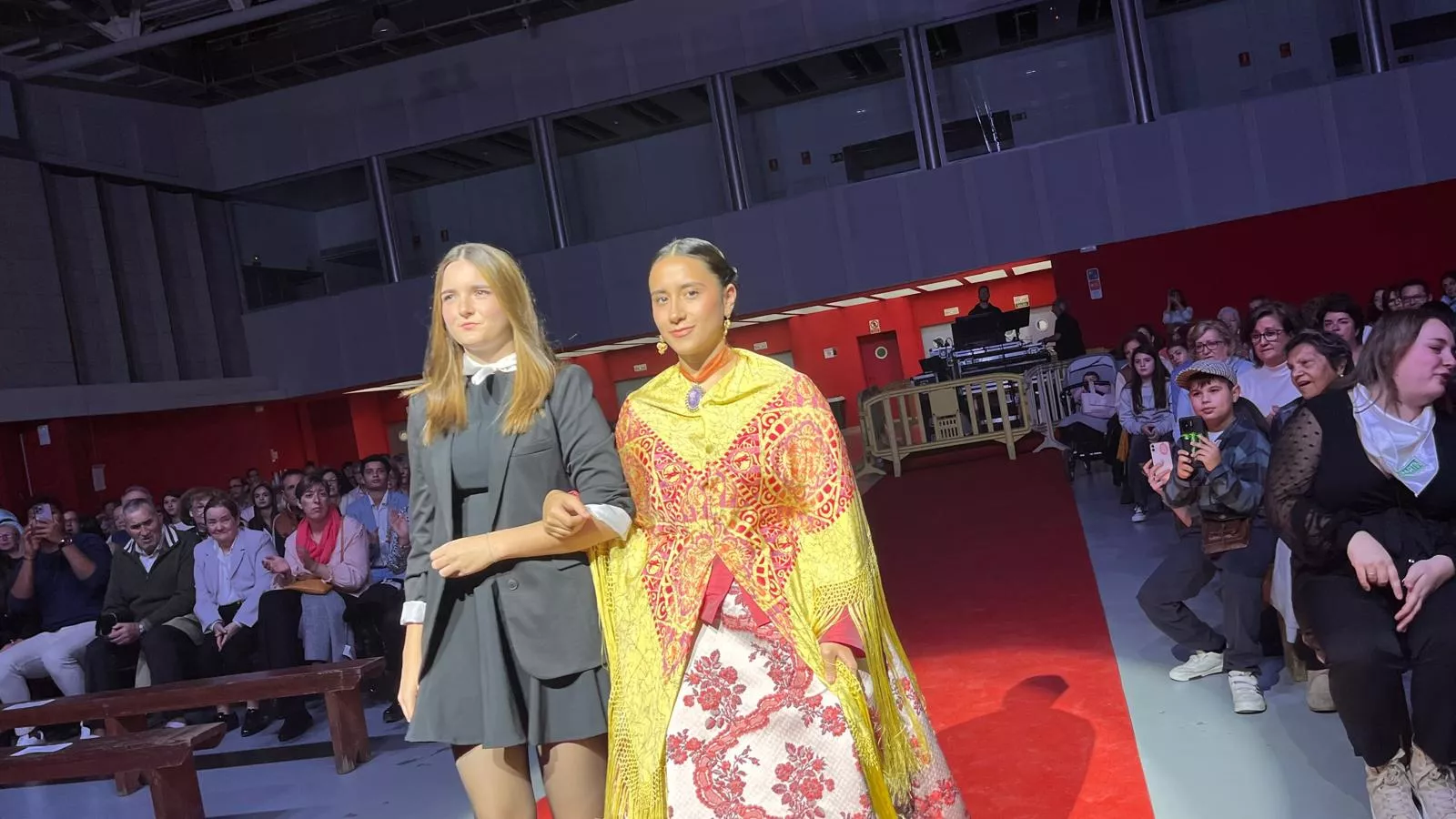 Acto de presentación de las mairalesas y mainate de las fiestas de San Martín 2024. Foto Mercedes Manterola