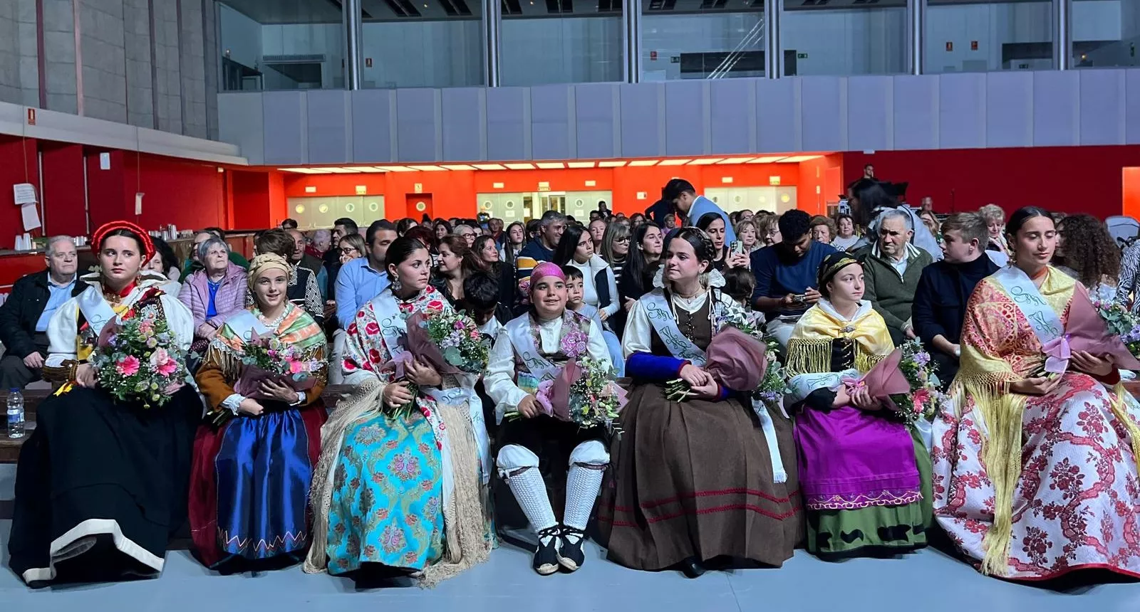 Acto de presentación de las mairalesas y mainate de las fiestas de San Martín 2024. Foto Mercedes Manterola