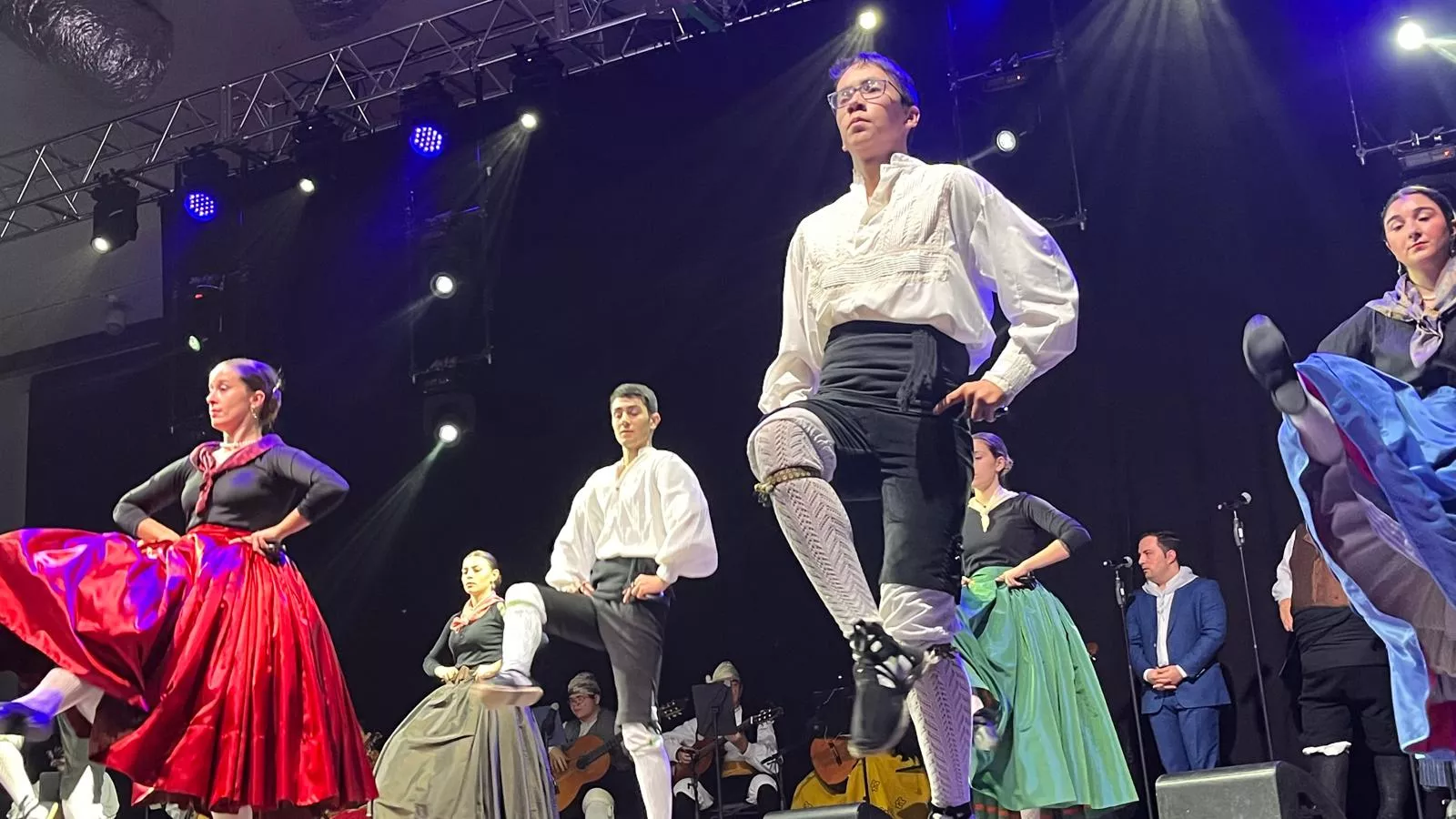 Acto de presentación de las mairalesas y mainate de las fiestas de San Martín 2024. Foto Mercedes Manterola