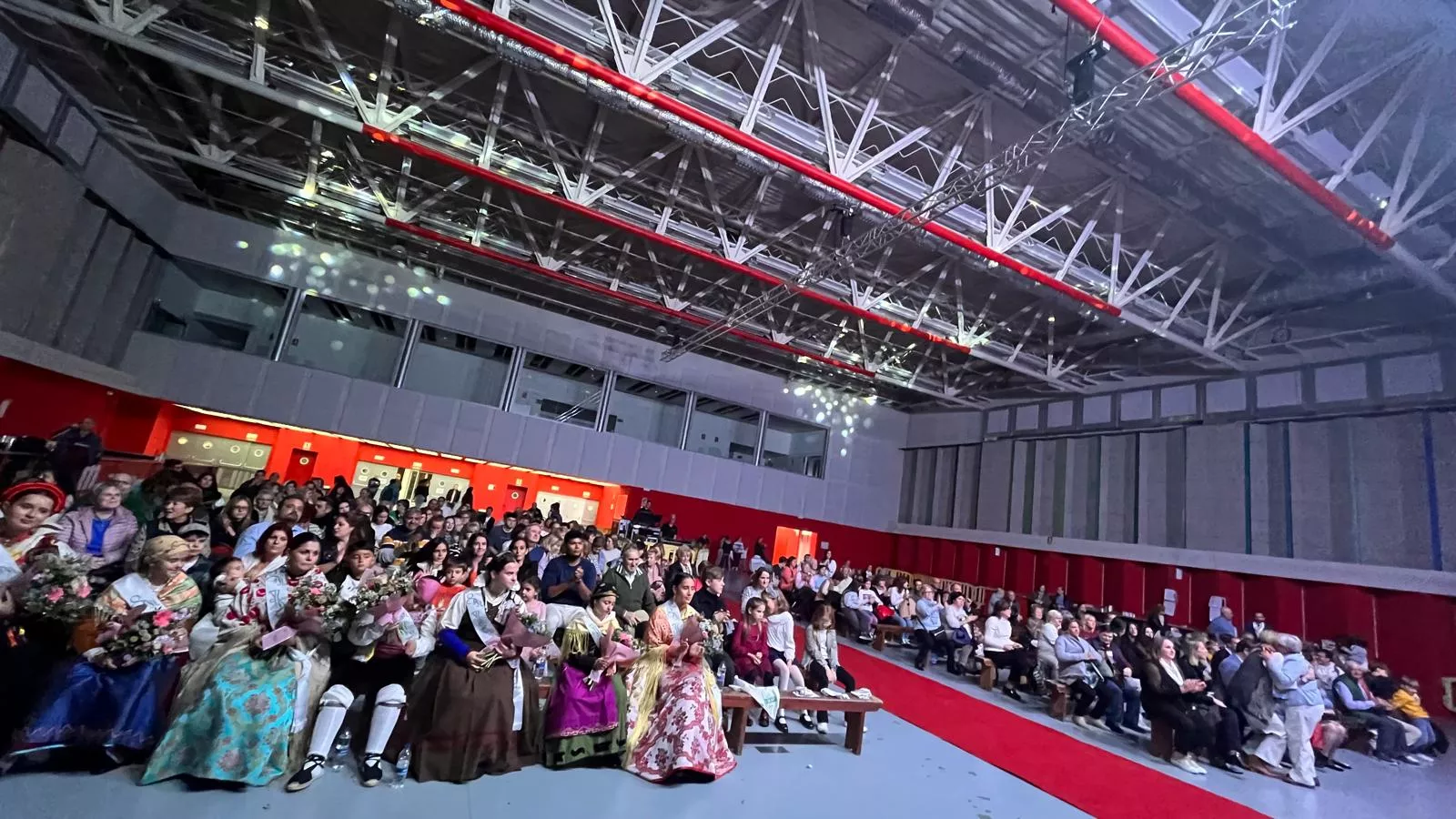 Acto de presentación de las mairalesas y mainate de las fiestas de San Martín 2024. Foto Mercedes Manterola