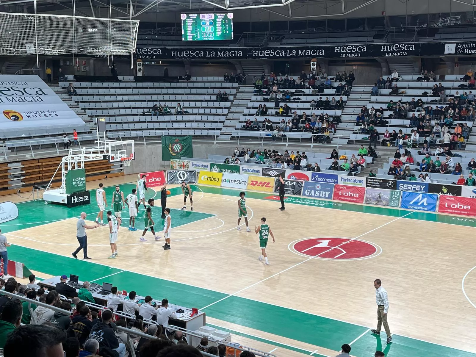Lobe Huesca, contra Zornotza y contra sí mismo, hace vibrar al Palacio