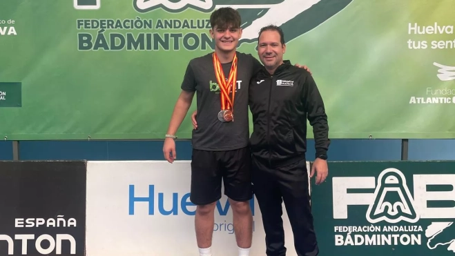 Gonzalo con su entrenador, Roberto Mollinedo. Gonzalo con su entrenador, Roberto Mollinedo.