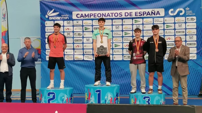 Podio del individual masculino con Raúl Bergua y Gonzalo Isábal, medallas de bronce Podio del individual masculino con Raúl Bergua y Gonzalo Isábal, medallas de bronce