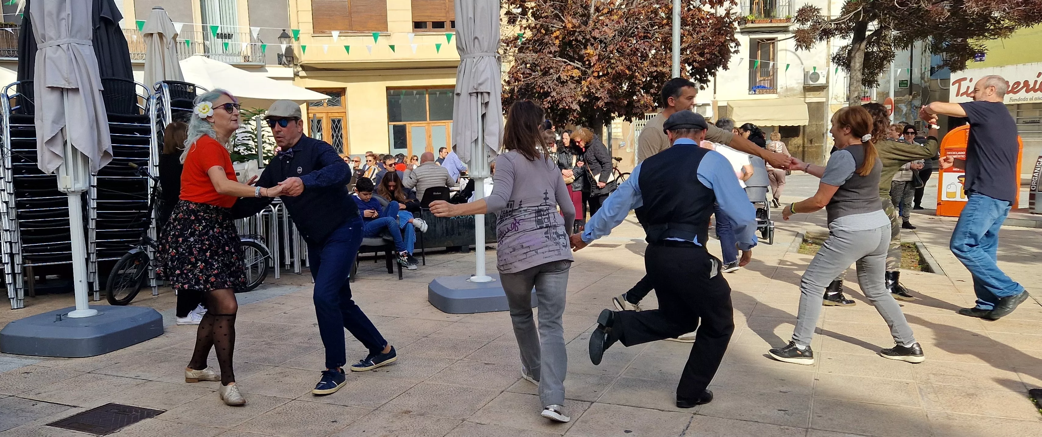 Huesconswing, en las fiestas de San Martín 2024 Foto Myriam Martínez