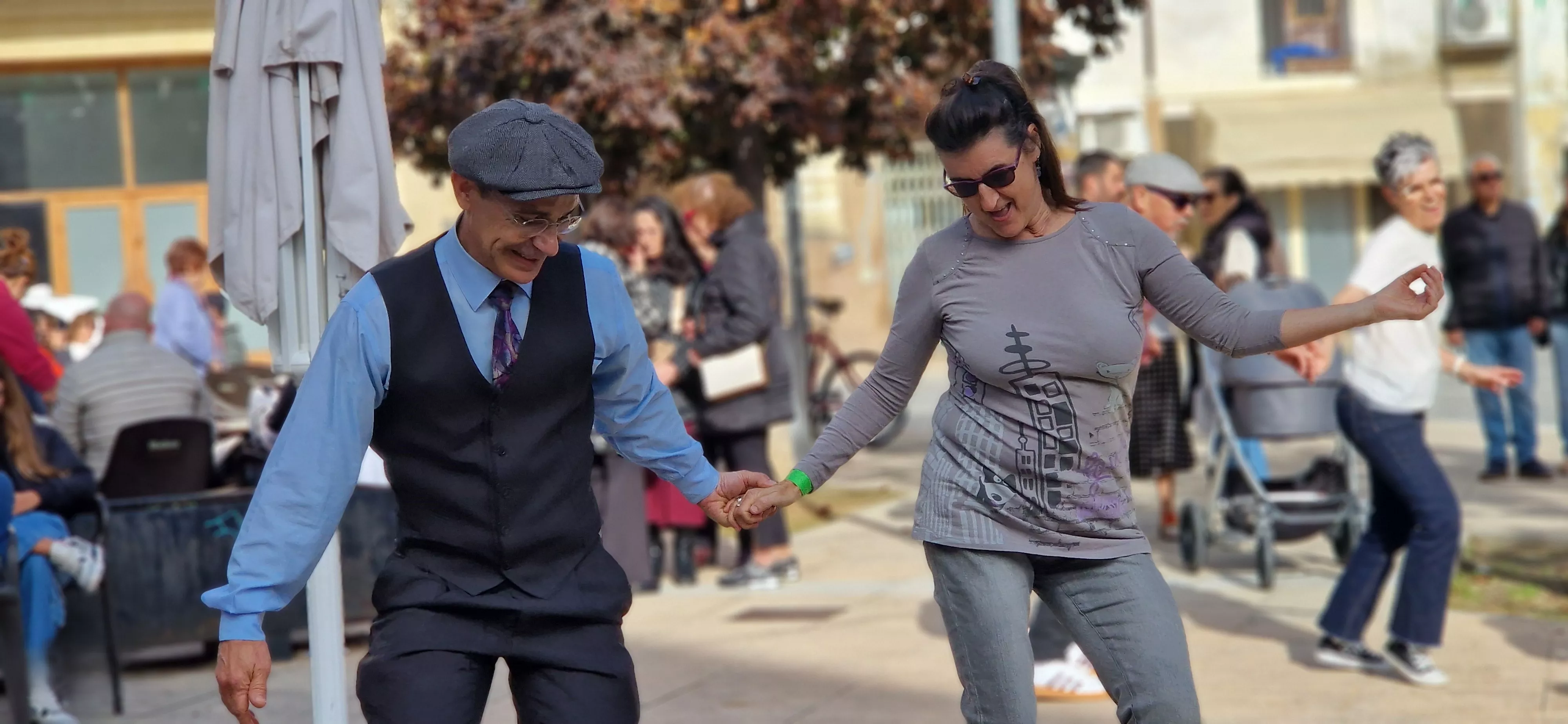 Huesconswing, en las fiestas de San Martín 2024 Foto Myriam Martínez