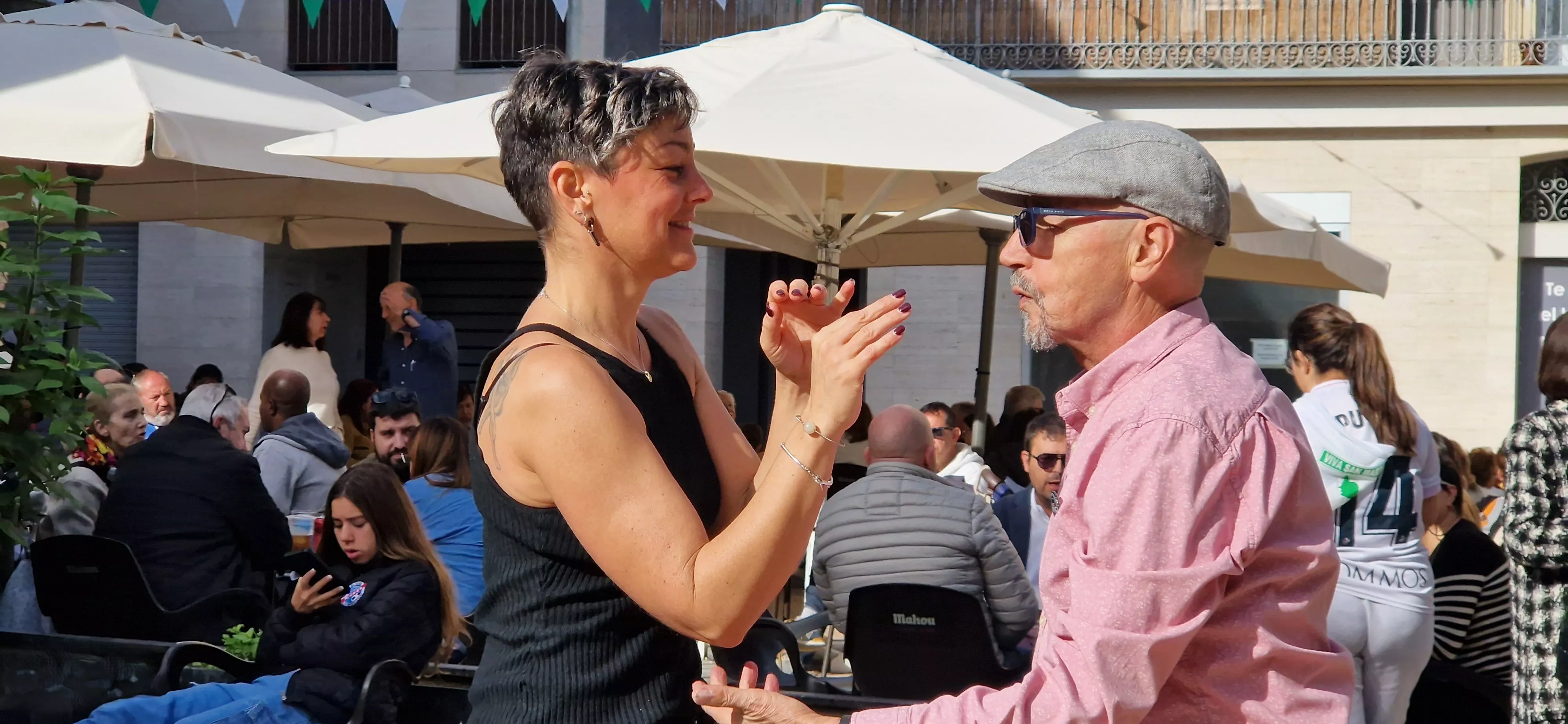 Huesconswing, en las fiestas de San Martín 2024 Foto Myriam Martínez