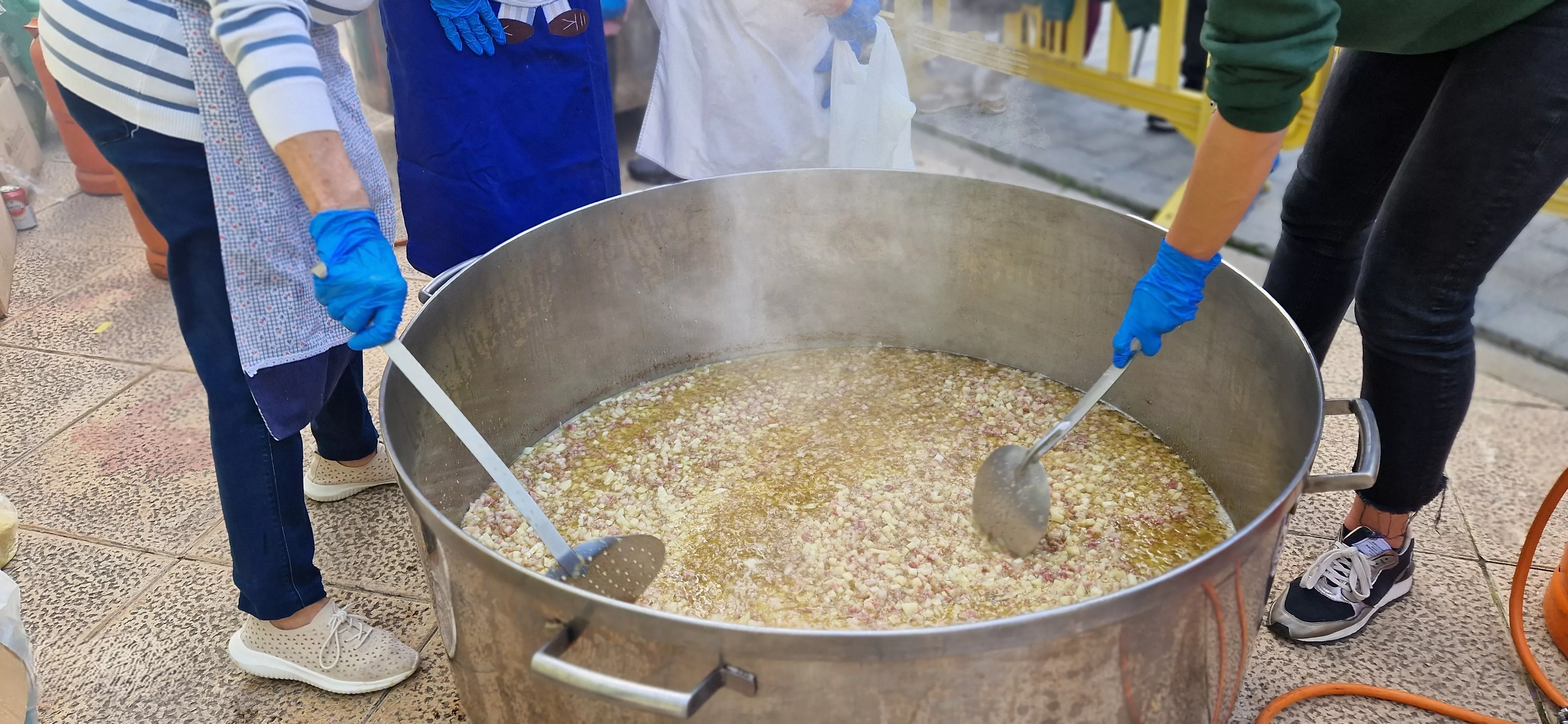 Huesconswing, en las fiestas de San Martín 2024. Foto Myriam Martínez 