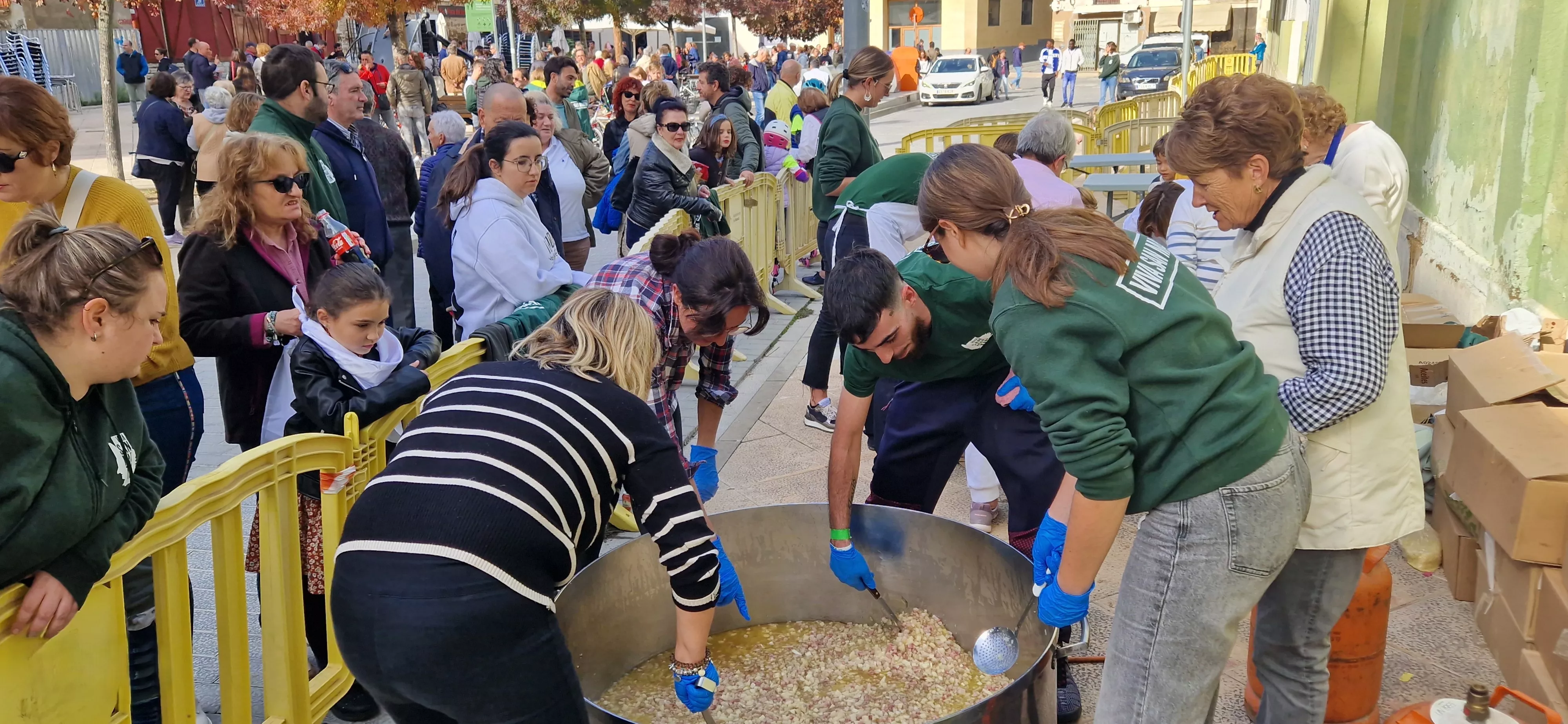Huesconswing, en las fiestas de San Martín 2024. Foto Myriam Martínez 