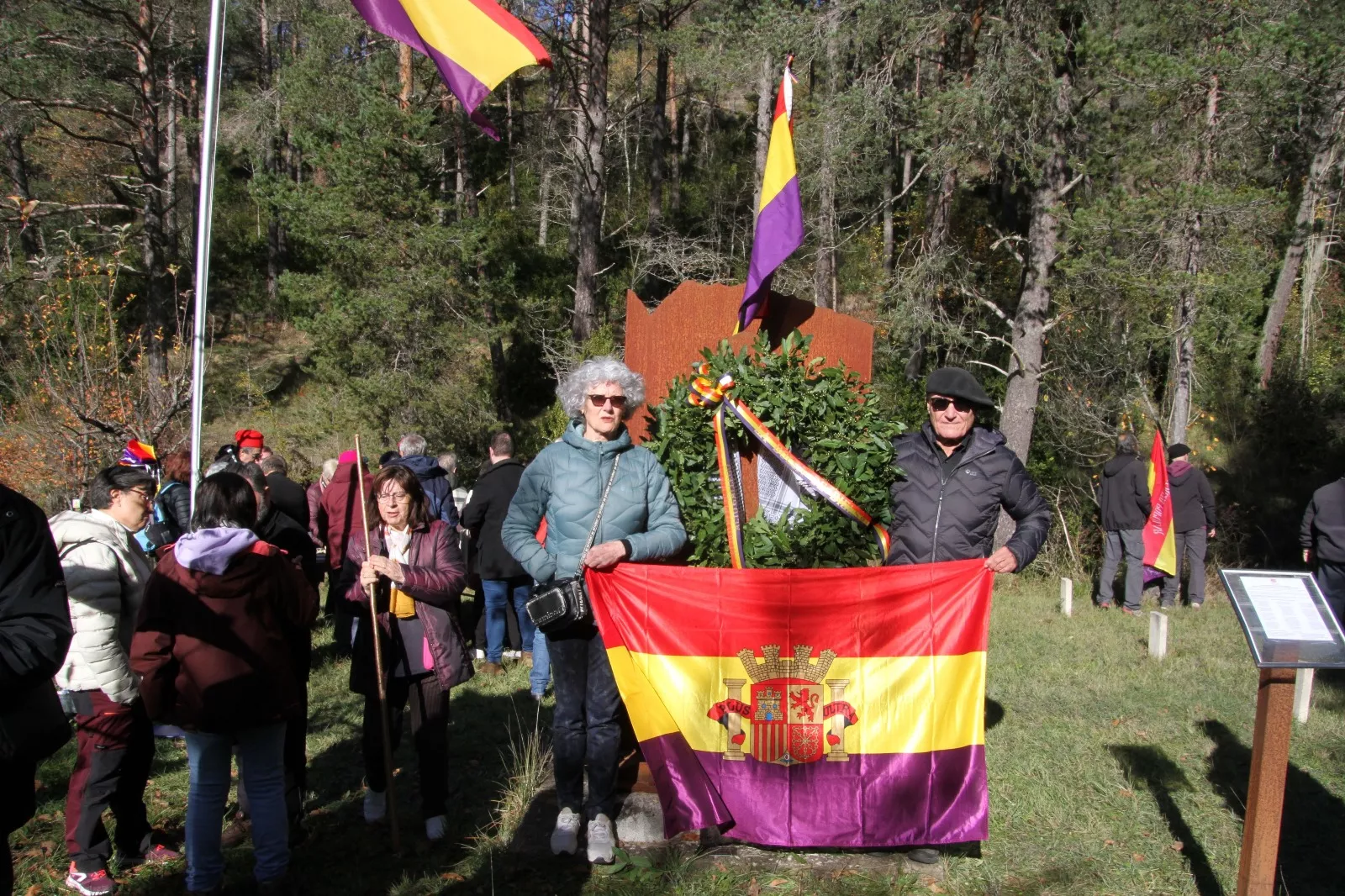 Homenaje al soldado caído en la defensa de la República en el Molino Escartín. Foto Carlos Neofato