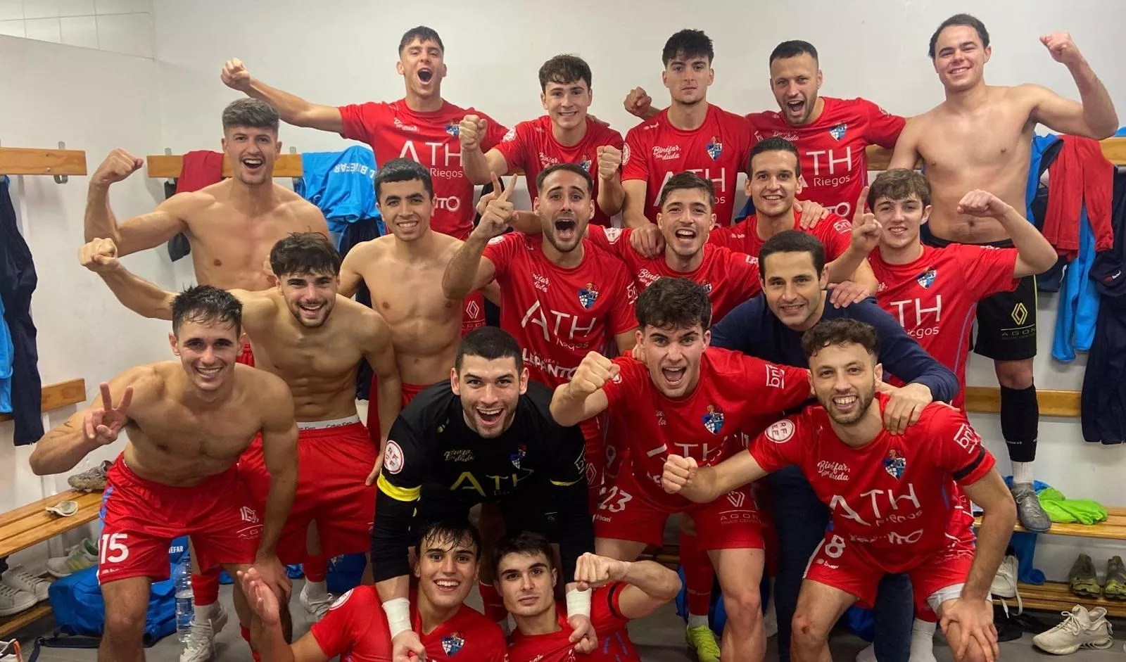 El Binéfar se lleva el derbi literano y sigue en lo más alto (1-2)