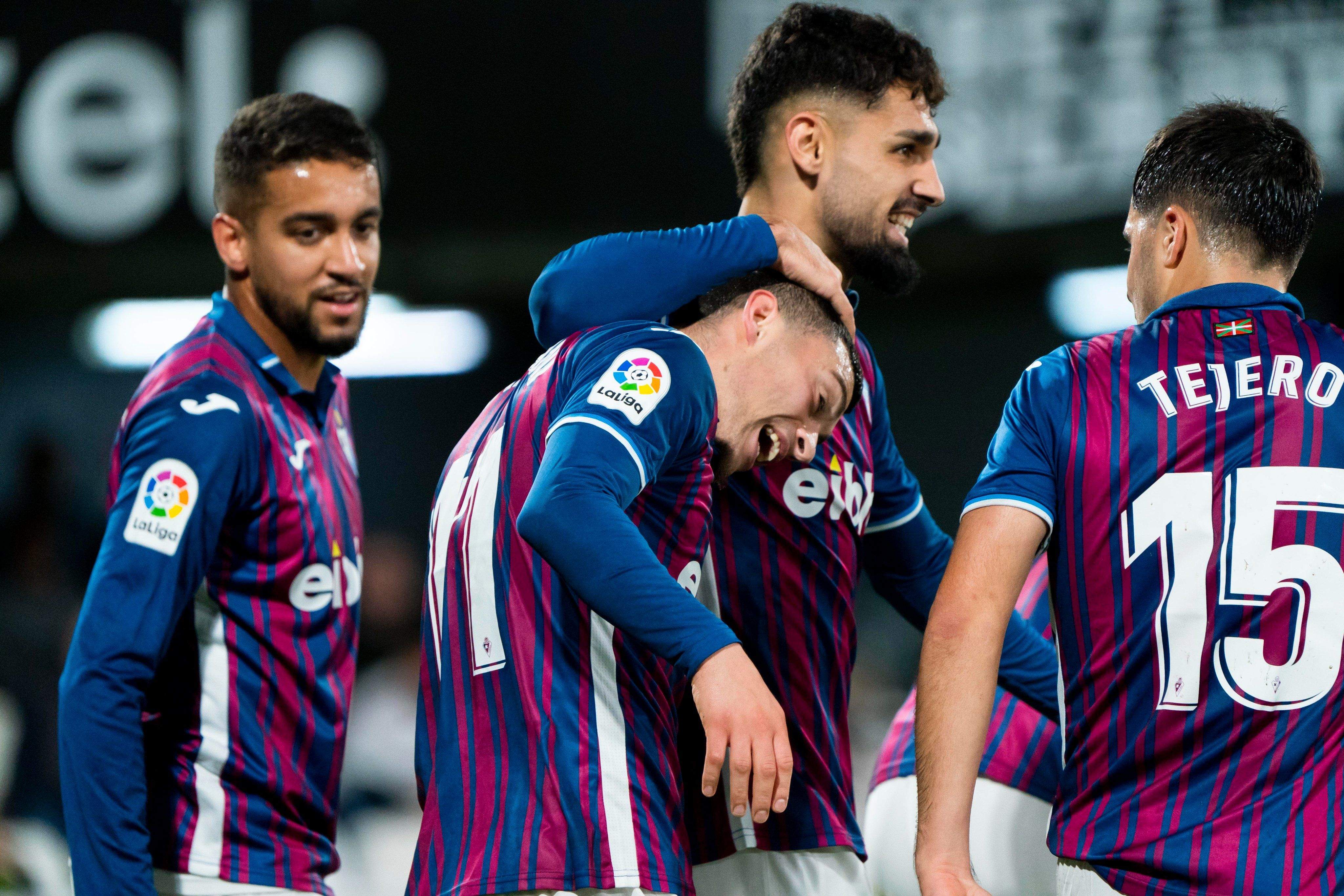 Los jugadores del Eibar celebran un gol. Foto: SD Eibar