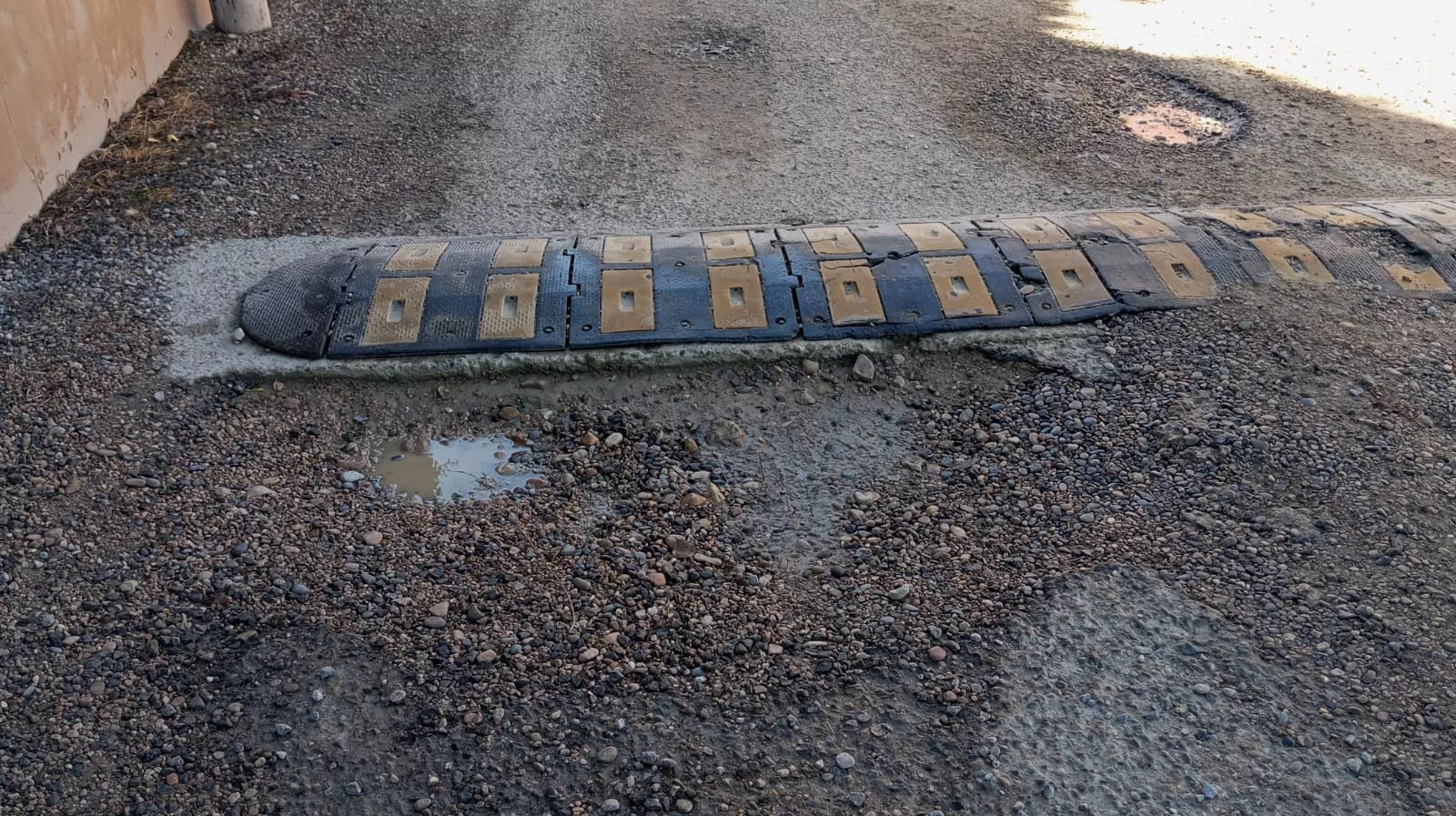 Aspecto actual de la calle de Gratal en Huerrios.