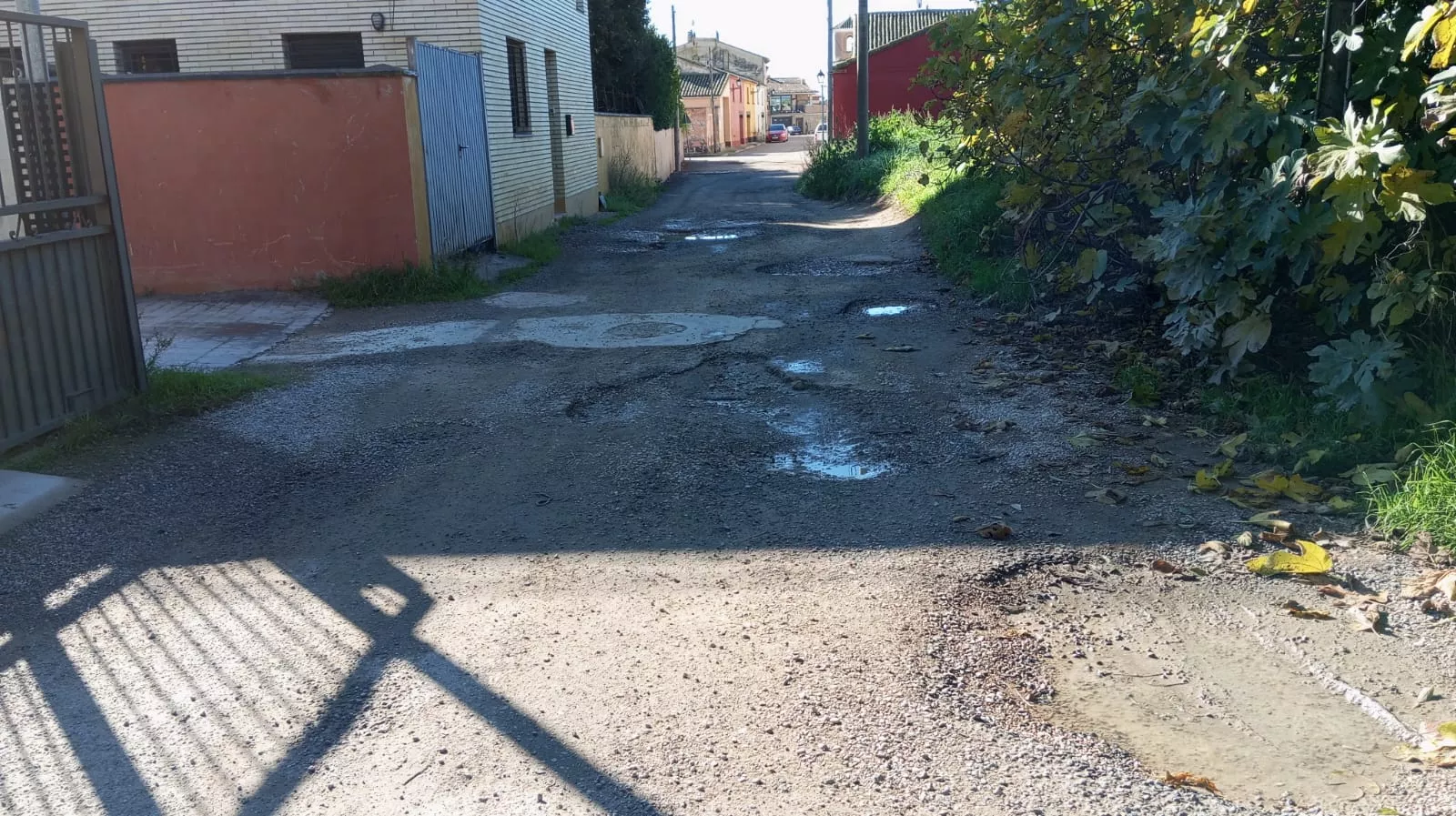 Aspecto actual de la calle de Gratal en Huerrios.