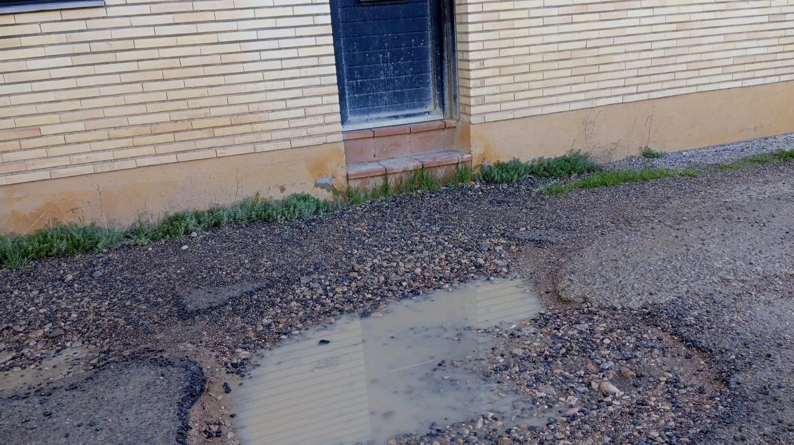 Aspecto actual de la calle de Gratal en Huerrios.