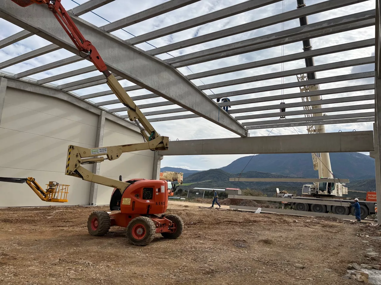 Obras en el taller-hangar del Aeródromo de Santa Cilia de Jaca