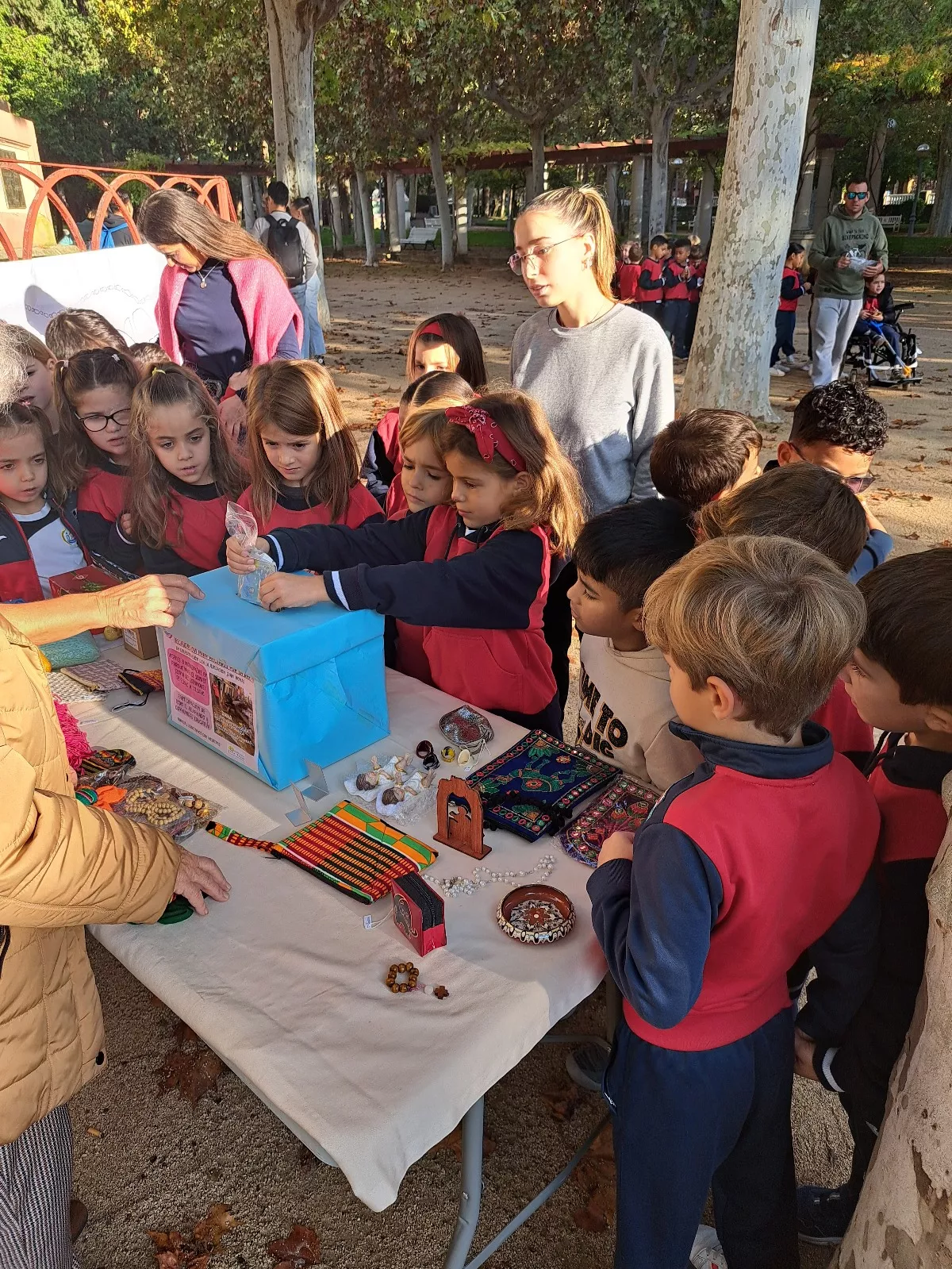 Marcha solidaria por Valencia del Colegio de Santa Ana.