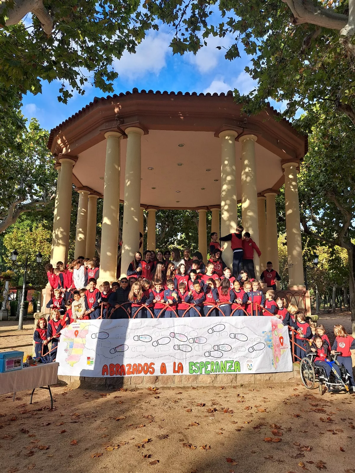 Marcha solidaria por Valencia del Colegio de Santa Ana.