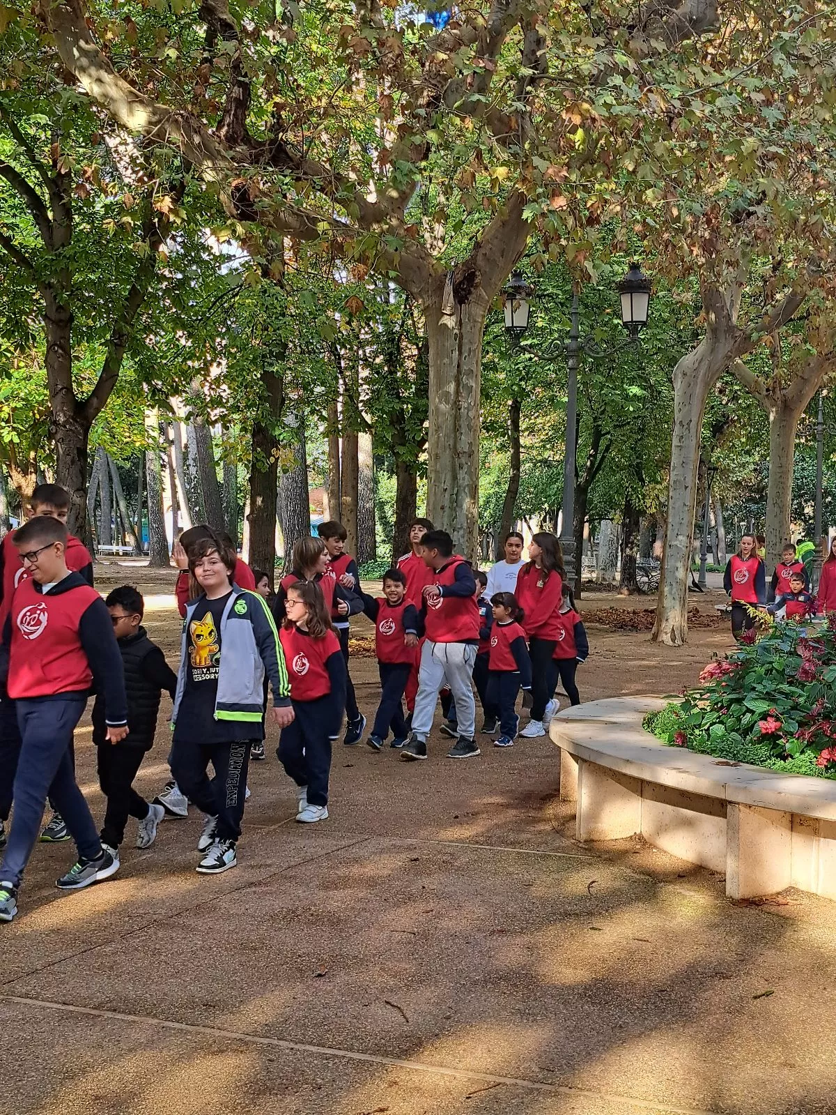 Marcha solidaria por Valencia del Colegio de Santa Ana.