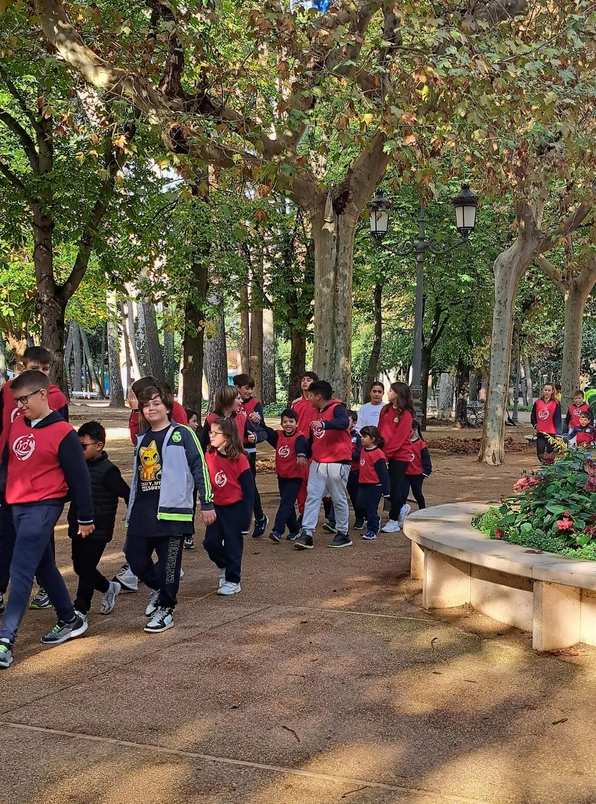 Marcha solidaria por Valencia del Colegio de Santa Ana.