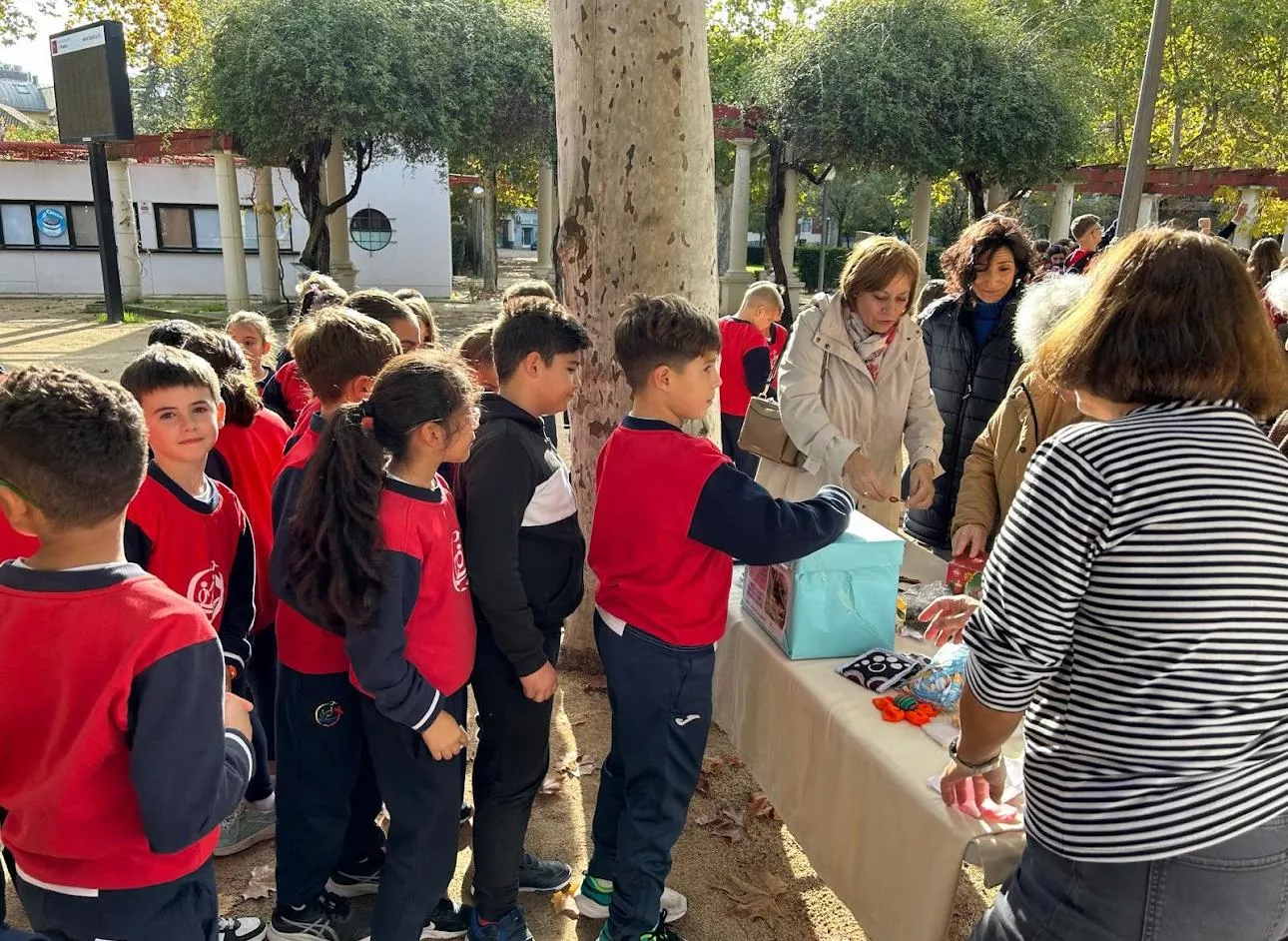 Marcha solidaria por Valencia del Colegio de Santa Ana.