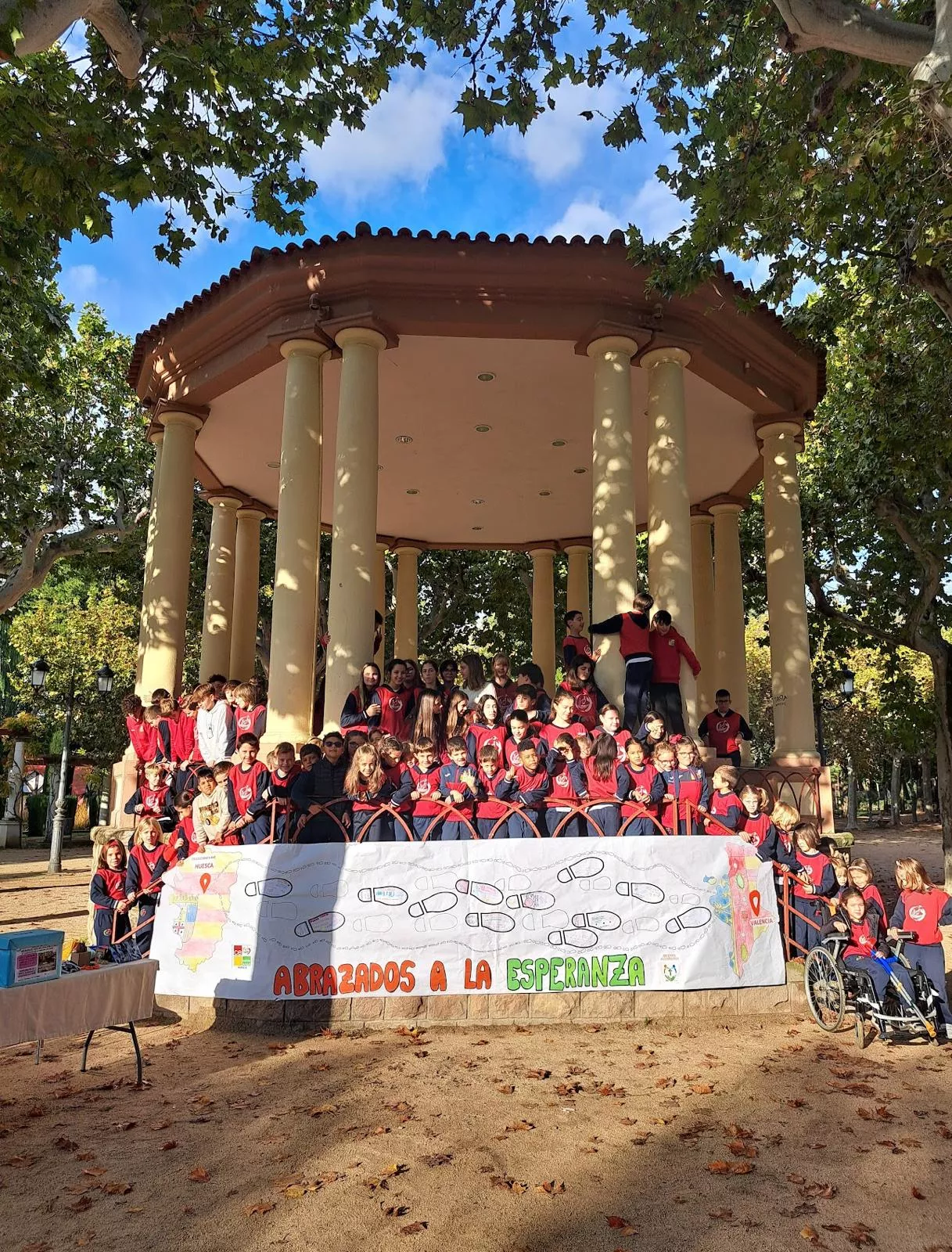 Marcha solidaria por Valencia del Colegio de Santa Ana.