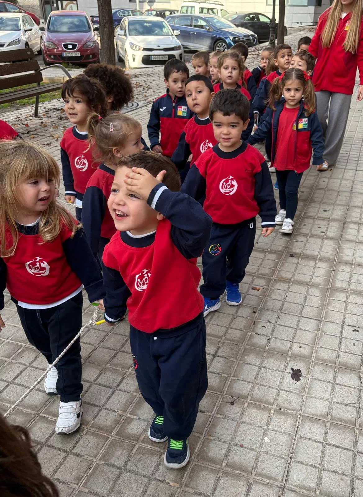 Marcha solidaria por Valencia del Colegio de Santa Ana.
