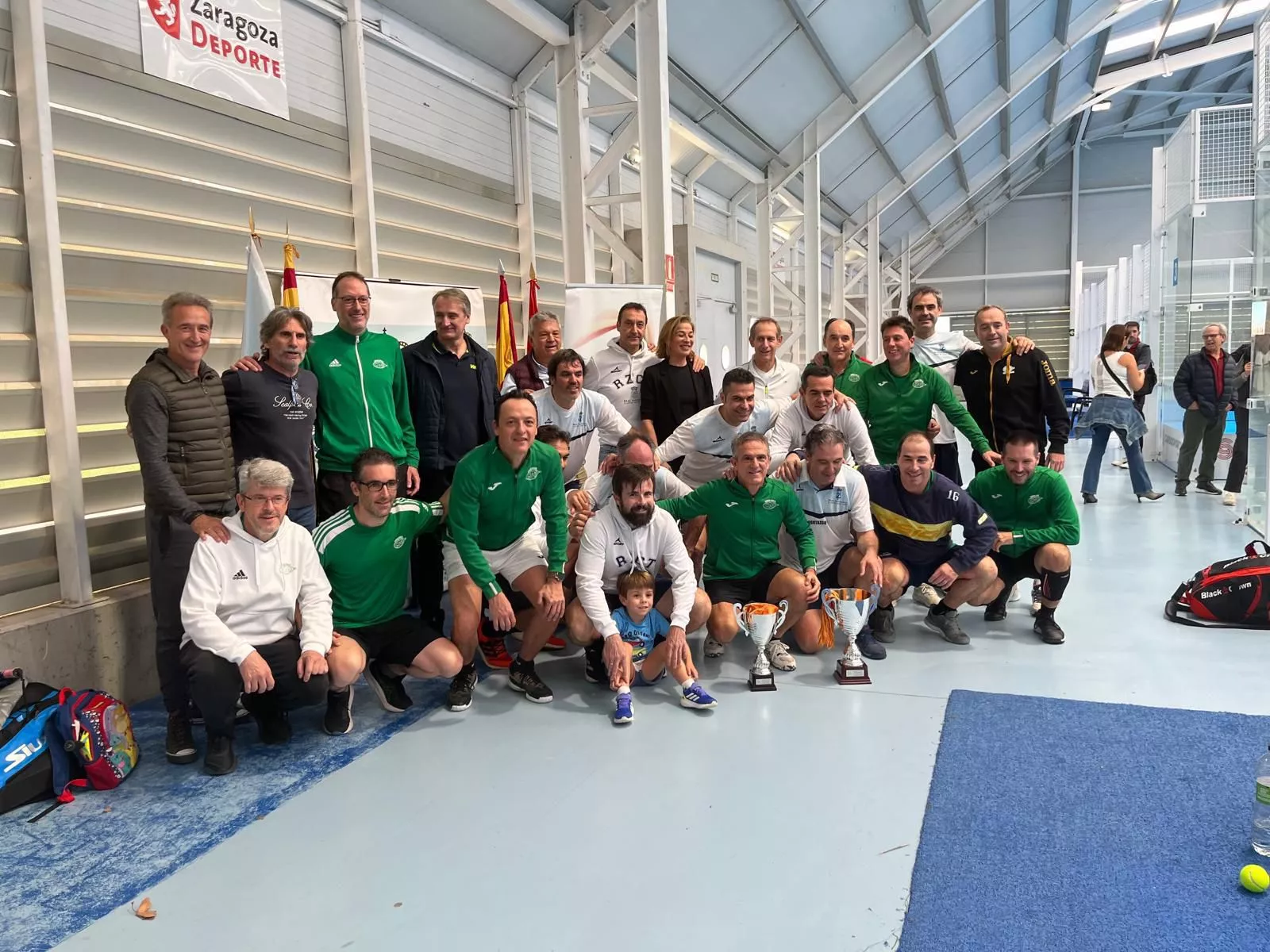 Tenis Osca, subcampeón de Aragón de veteranos de pádel