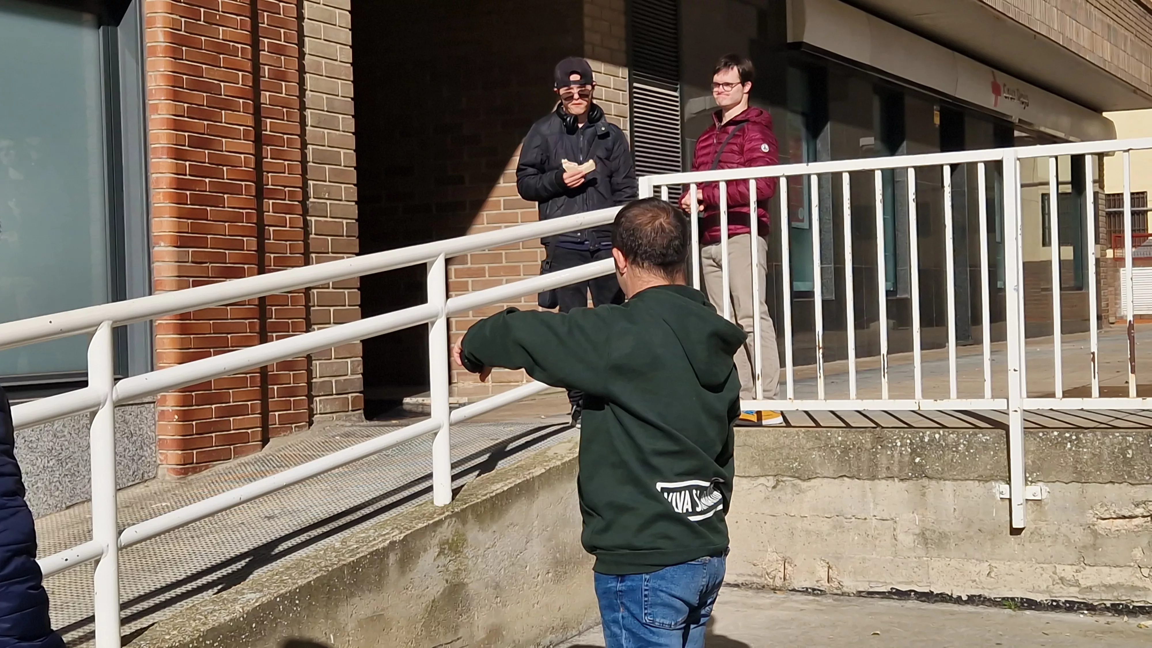 Visita de la Abueleta y el Payaso al centro de adultos de Down Huesca. Foto Myriam Martínez