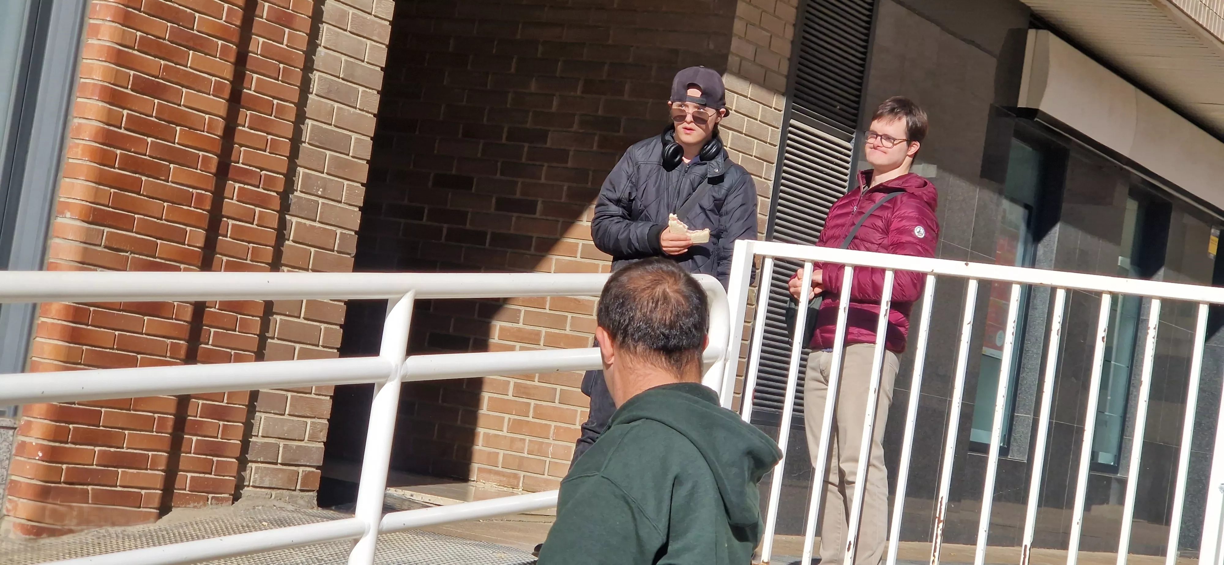 Visita de la Abueleta y el Payaso al centro de adultos de Down Huesca. Foto Myriam Martínez