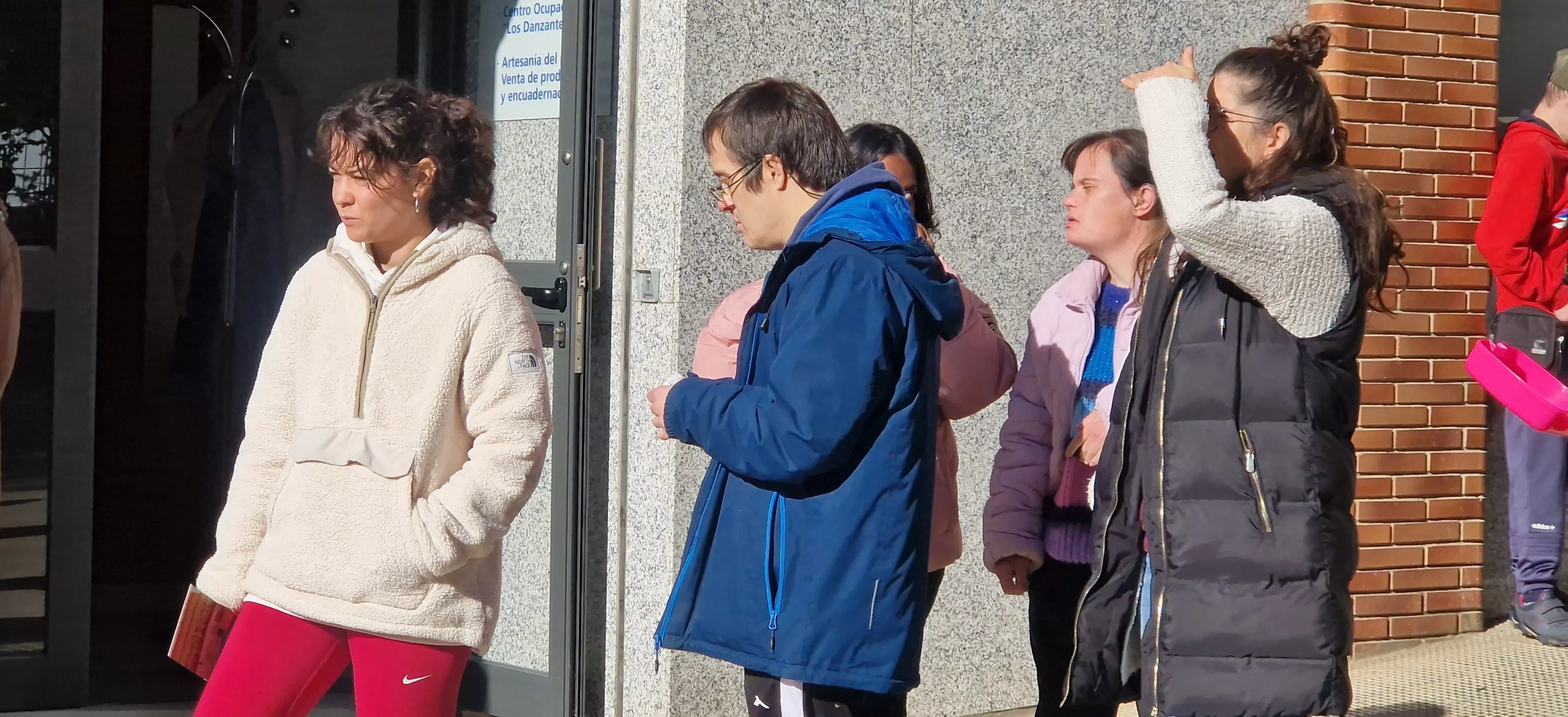 Visita de la Abueleta y el Payaso al centro de adultos de Down Huesca. Foto Myriam Martínez