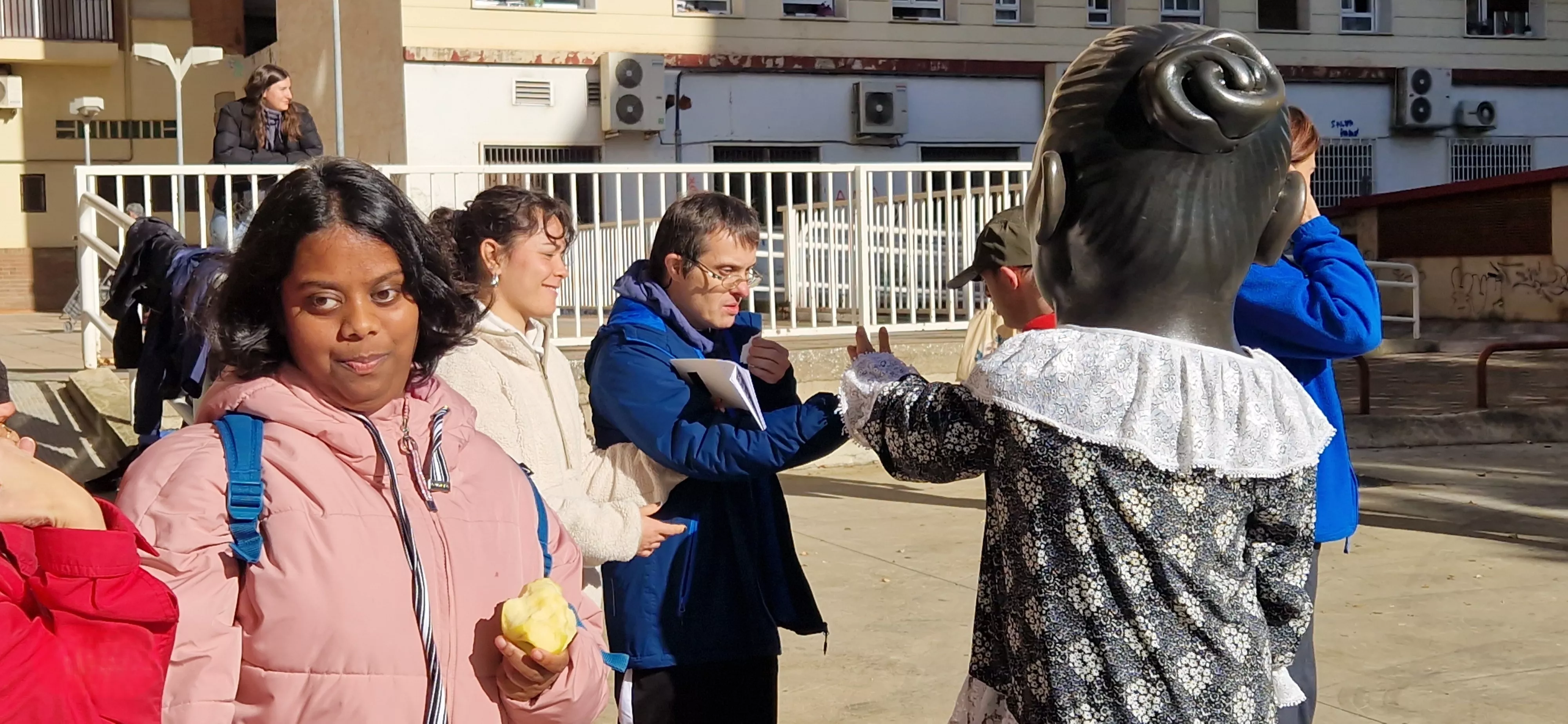 Visita de la Abueleta y el Payaso al centro de adultos de Down Huesca. Foto Myriam Martínez