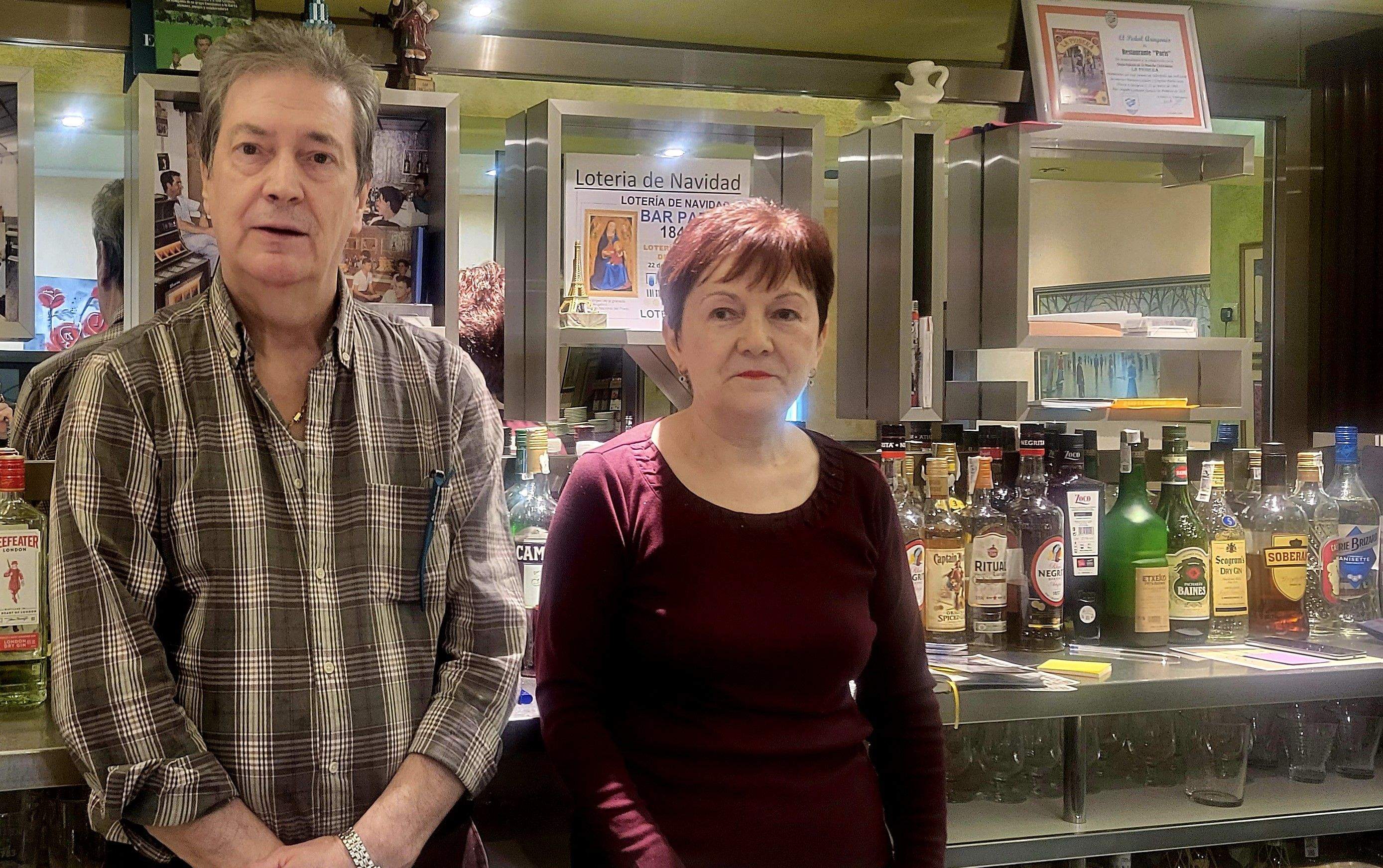 Antonio Bosque y Mari Carmen Barrau. El mítico Restaurante París de Huesca cierra para siempre a finales de mes.Foto Myriam Martínez Antonio Bosque y Mari Carmen Barrau. El mítico Restaurante París de Huesca cierra para siempre a finales de mes.Foto Myriam Martínez