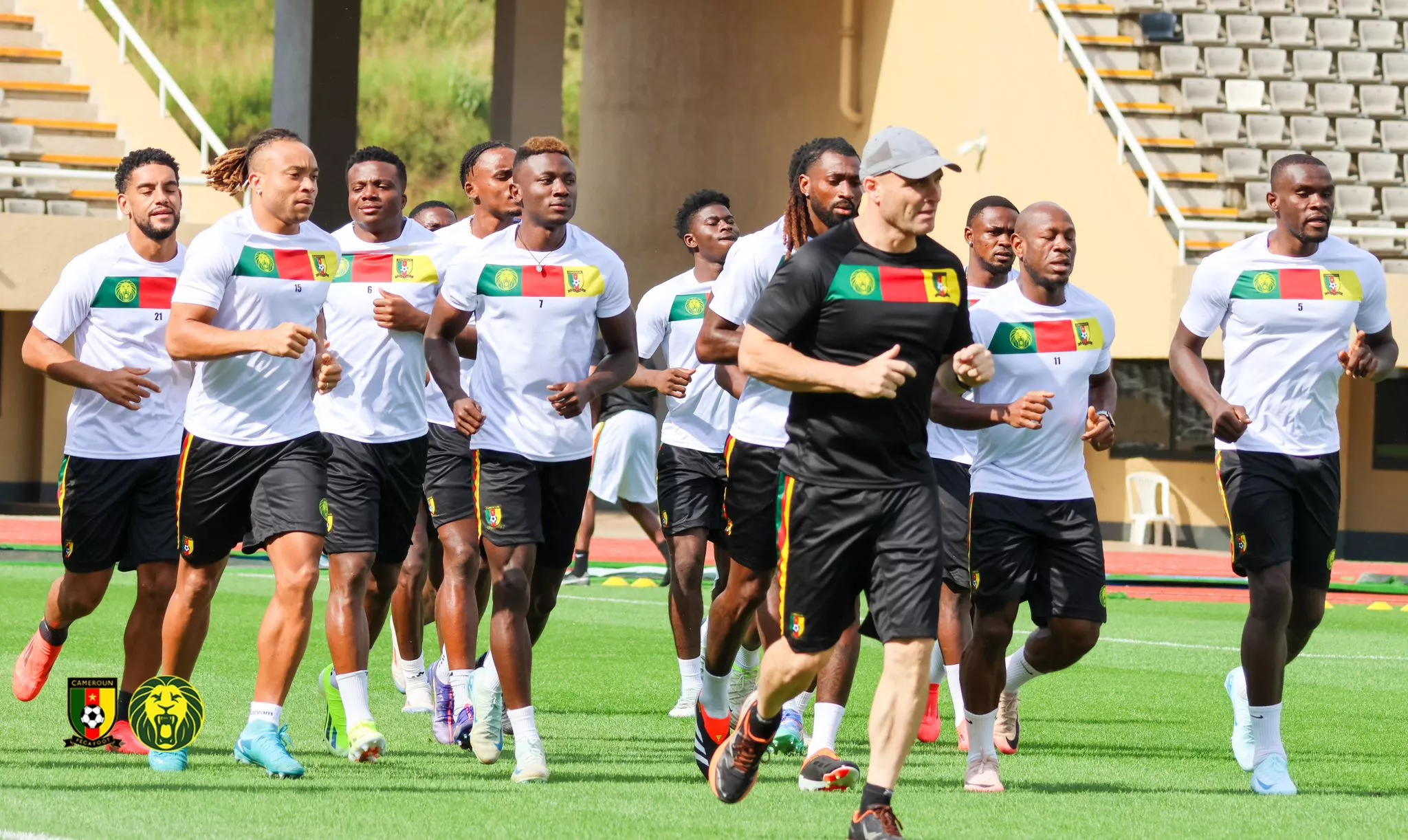 Patrick Soko, en un entrenamiento con Camerún.