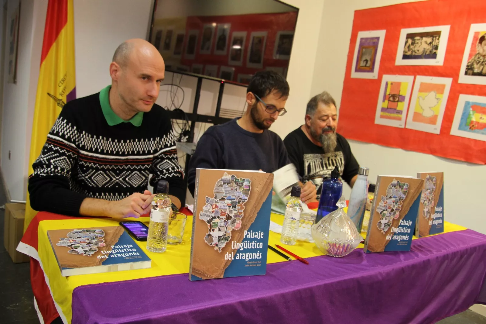 Presentación del libro Paisaje lingüístico del aragonés. Foto Carlos Neofato