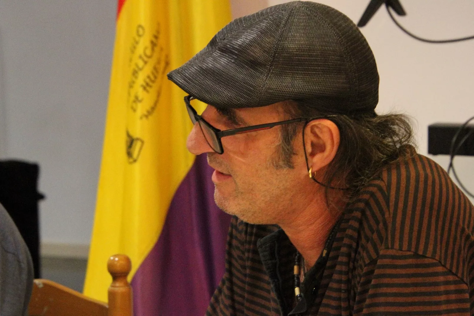 Presentación de la exposición en el Centro Republicano de Huesca. Foto Carlos Neofato