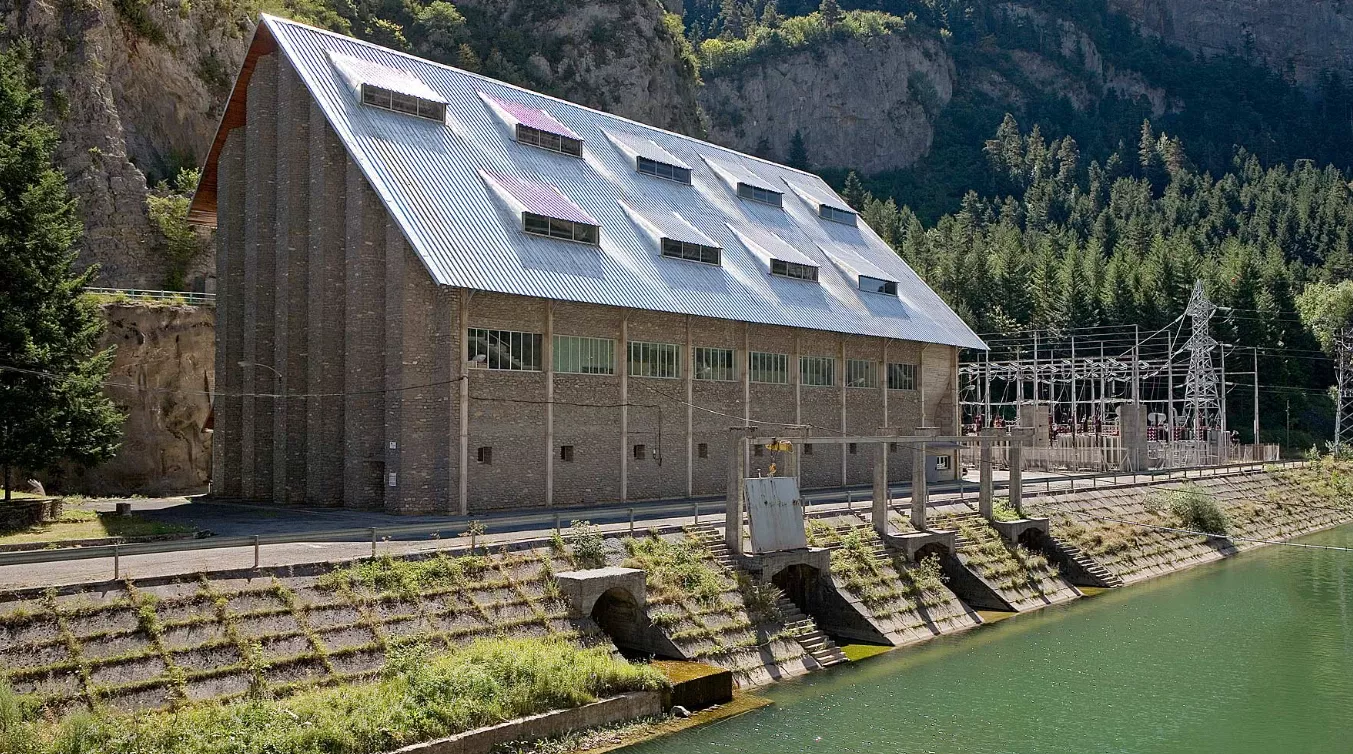 Endesa adquiere centrales hidráulicas de Acciona en la provincia de Huesca.