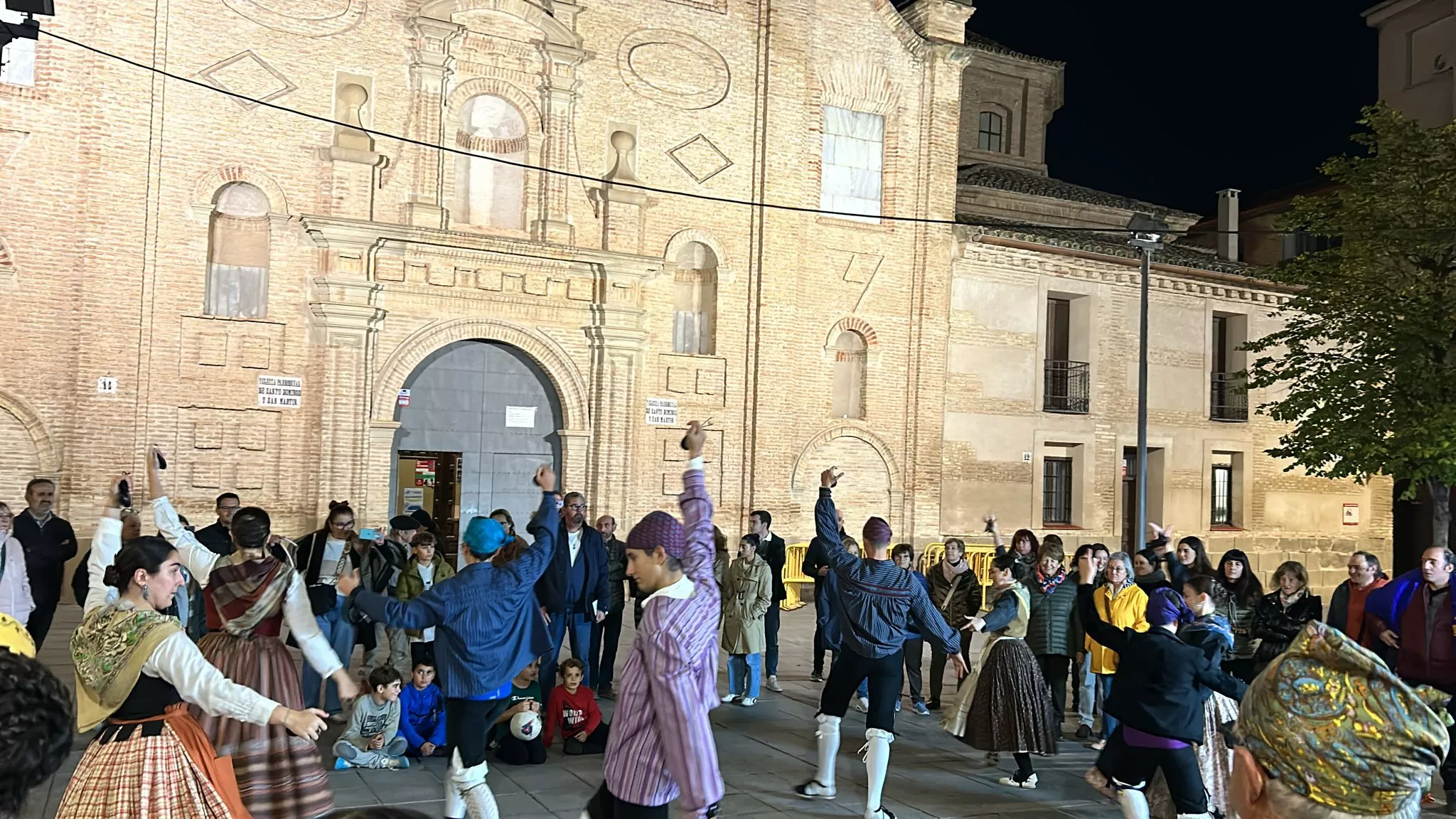 Ronda de Elenco Aragonés en las fiestas de San Martín en Huesca.