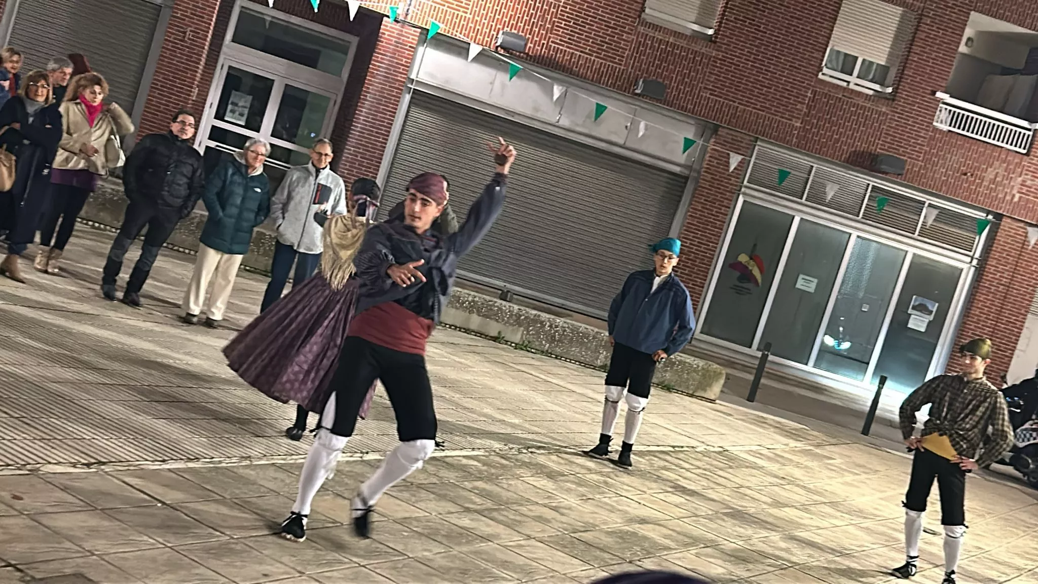 Ronda de Elenco Aragonés en las fiestas de San Martín en Huesca.
