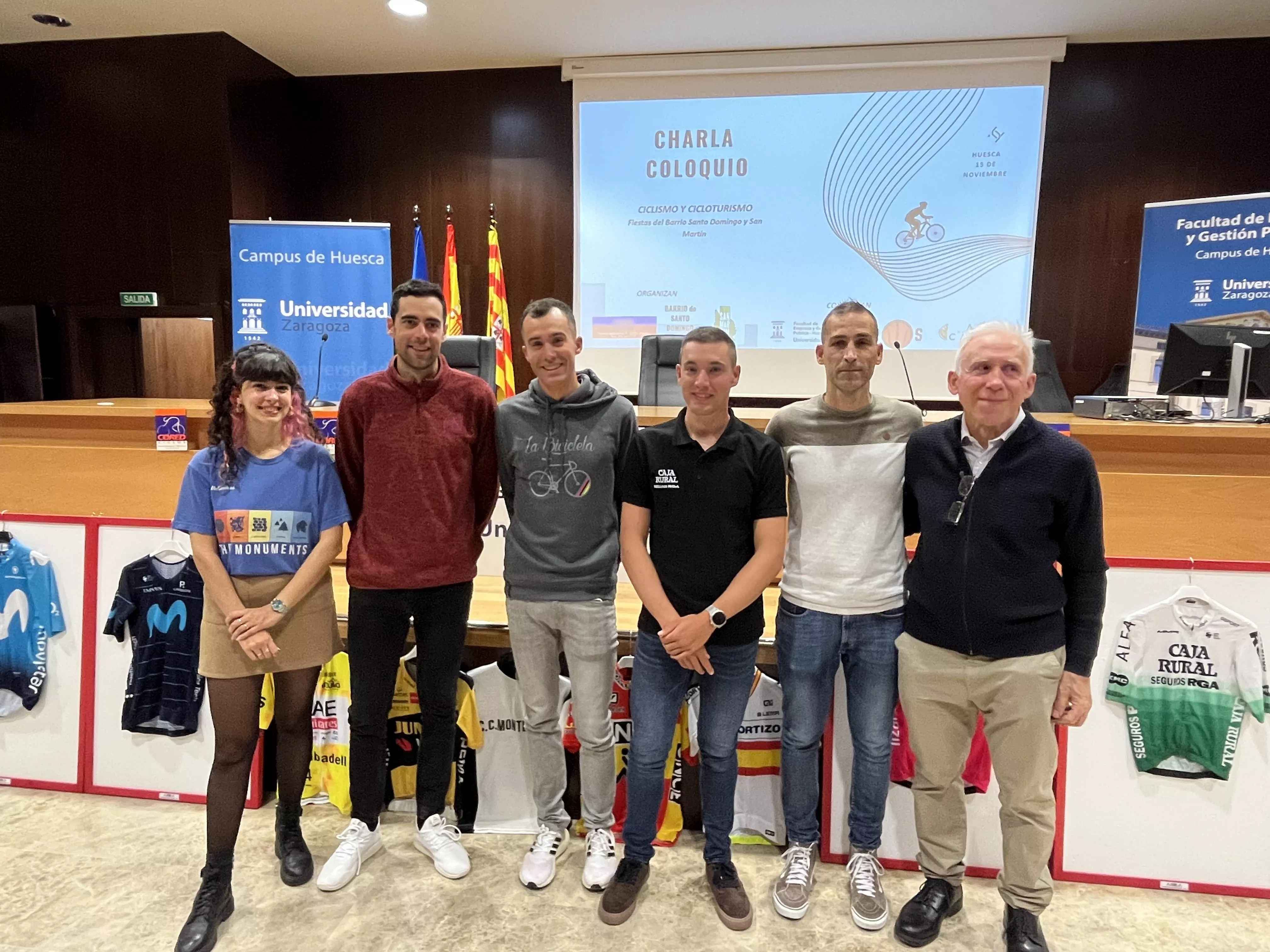 Cardial, Arcas, Samitier, Barceló, Sarvisé y Cored, este viernes en la charla-coloquio de ciclismo. Foto: Adri Mora