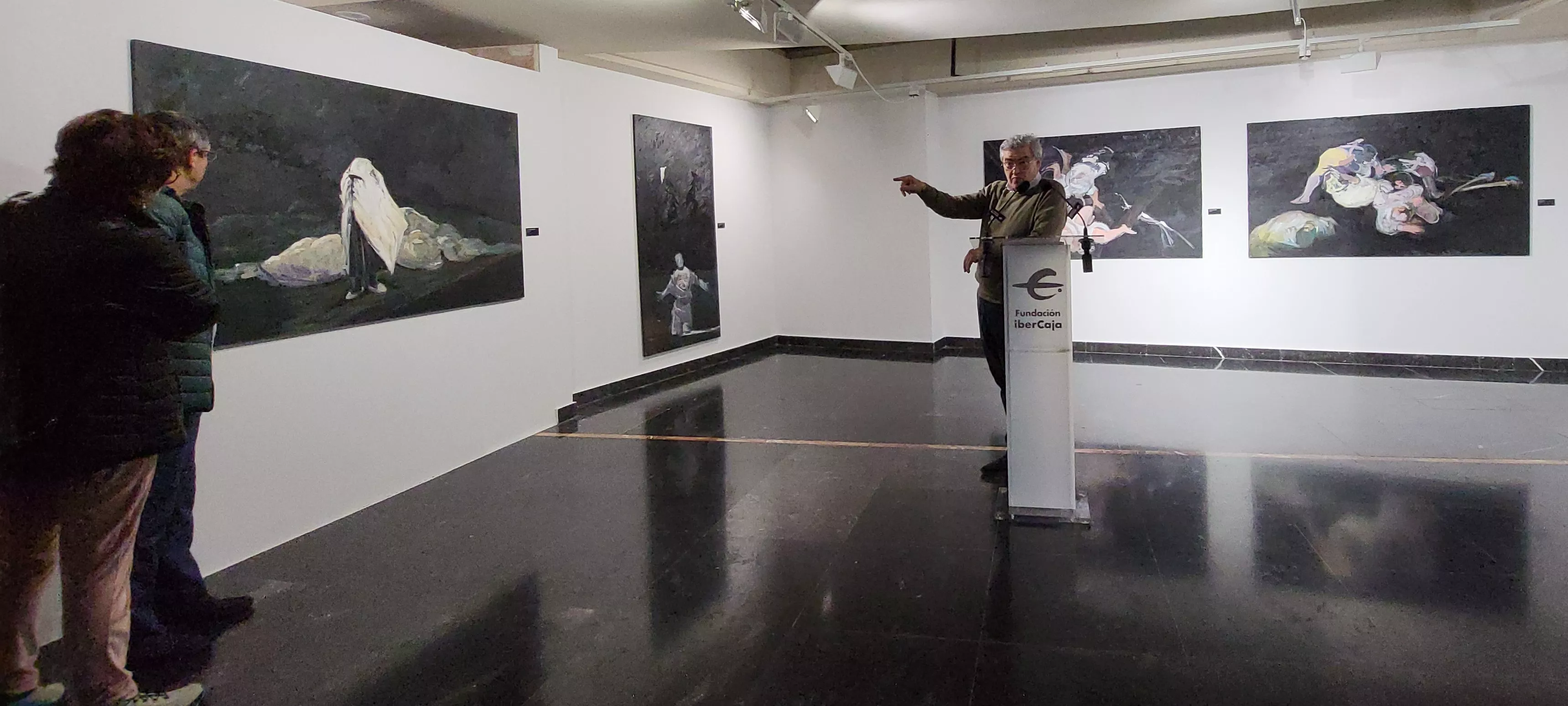 Inauguración de la exposición 'Desastres' de Fernando Alvida en el Centro Ibercaja Huesca. Foto Mercedes Manterola