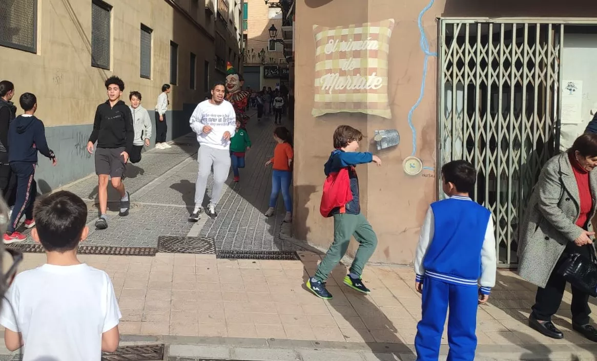 Última salida del Payaso y la Abueleta en las fiestas de San Martín en Huesca.