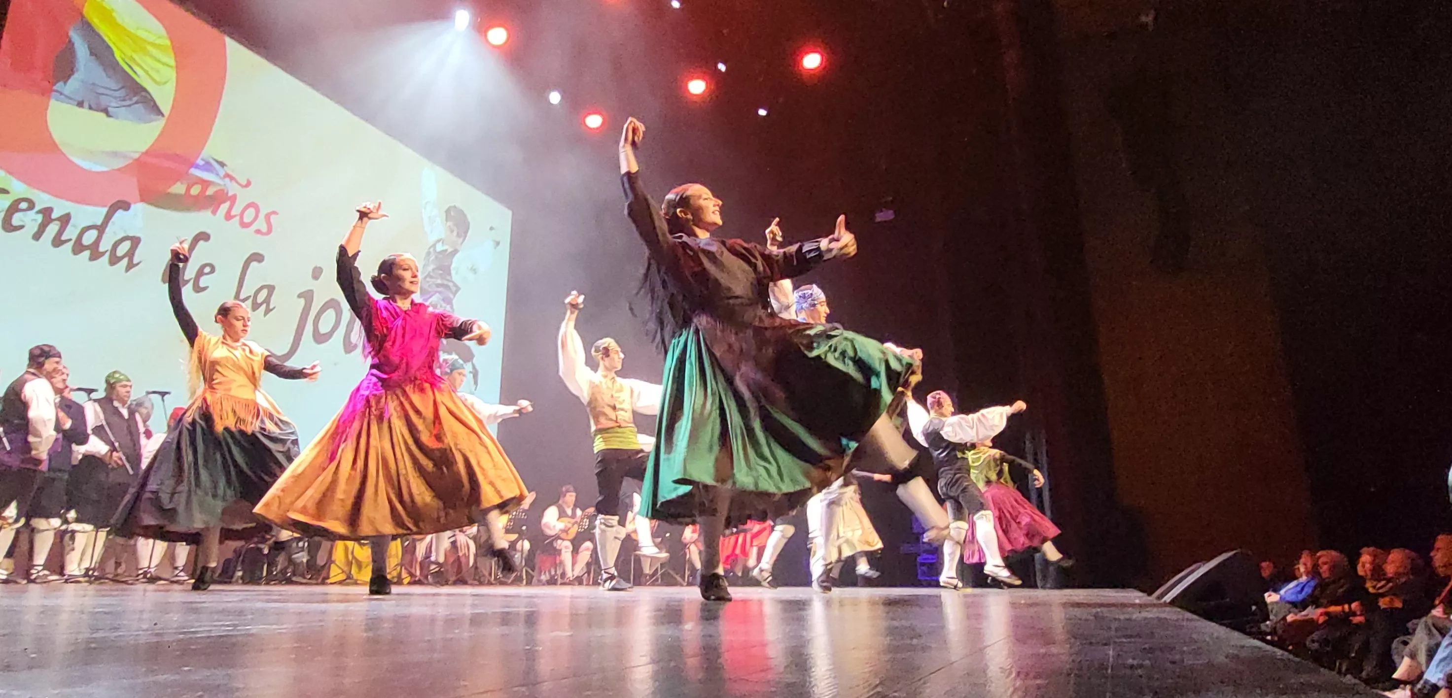 Gala "30 años por la senda de la jota" de la Elenco Aragonés. Foto Mercedes Manterola