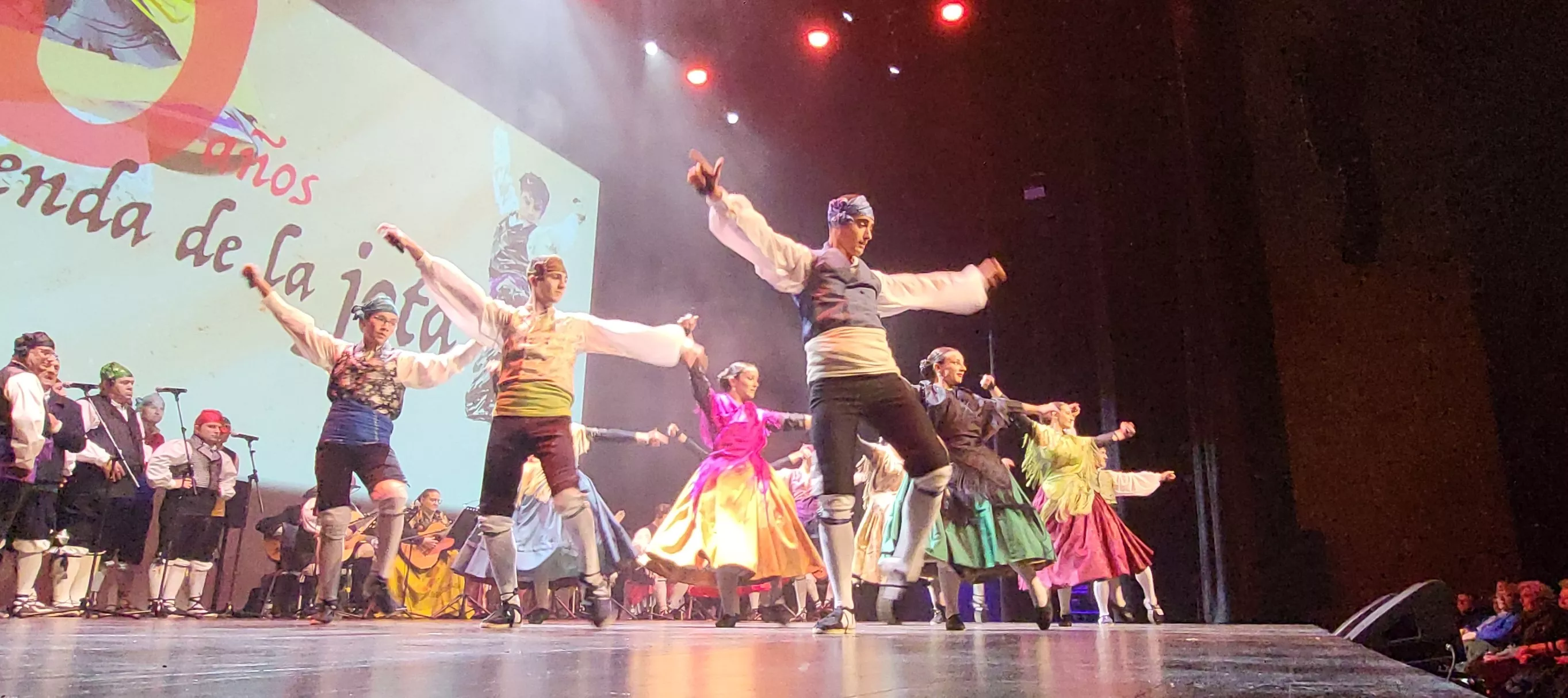 Gala "30 años por la senda de la jota" de la Elenco Aragonés. Foto Mercedes Manterola