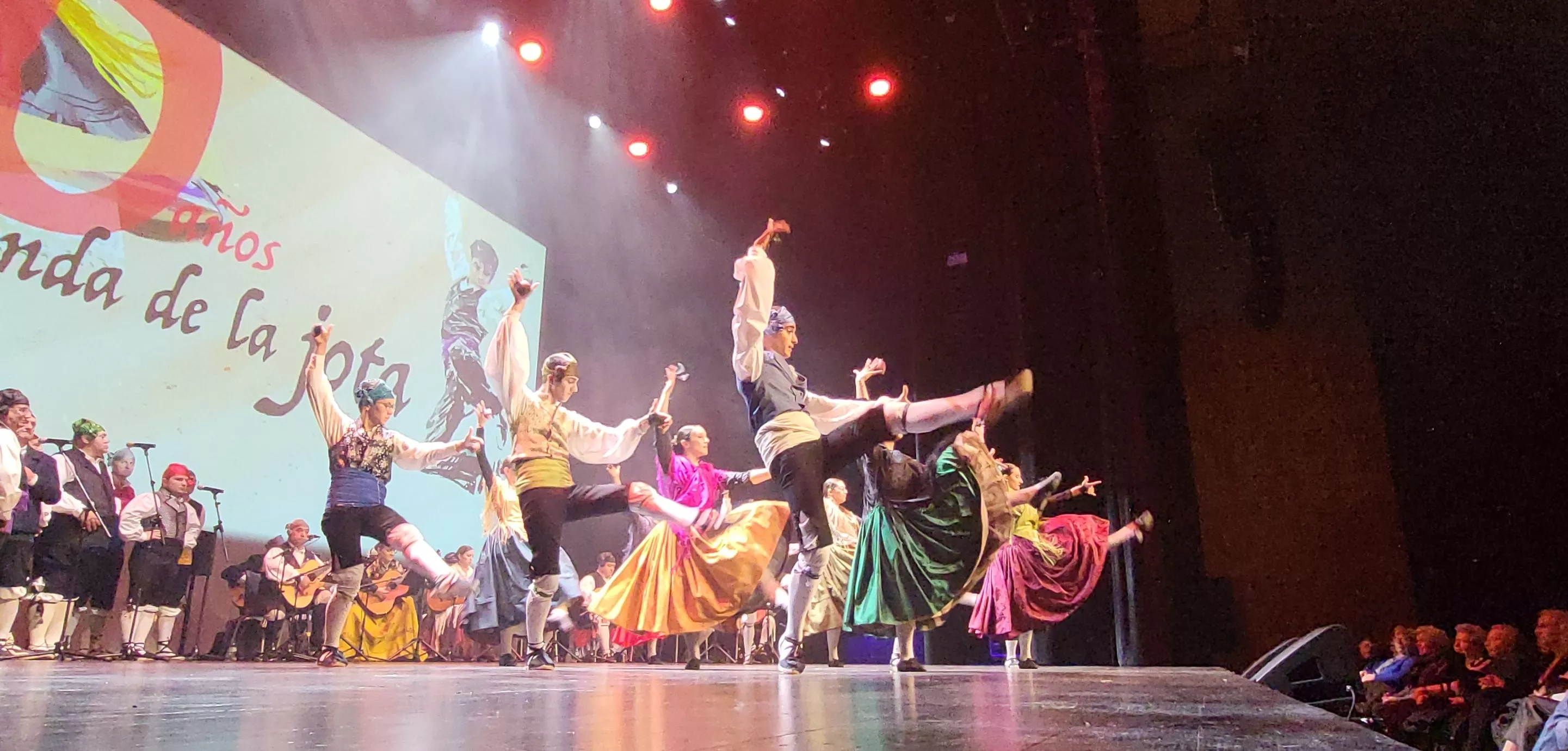 Gala "30 años por la senda de la jota" de la Elenco Aragonés. Foto Mercedes Manterola